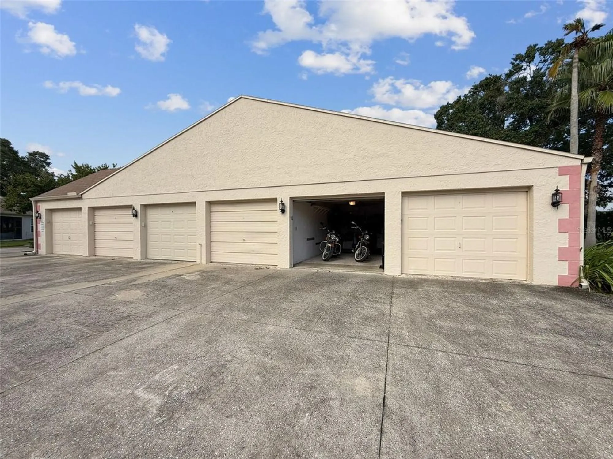 Property Slideshow image 33 of 74 | 11403 versailles ln, Port Richey, FL, 34668