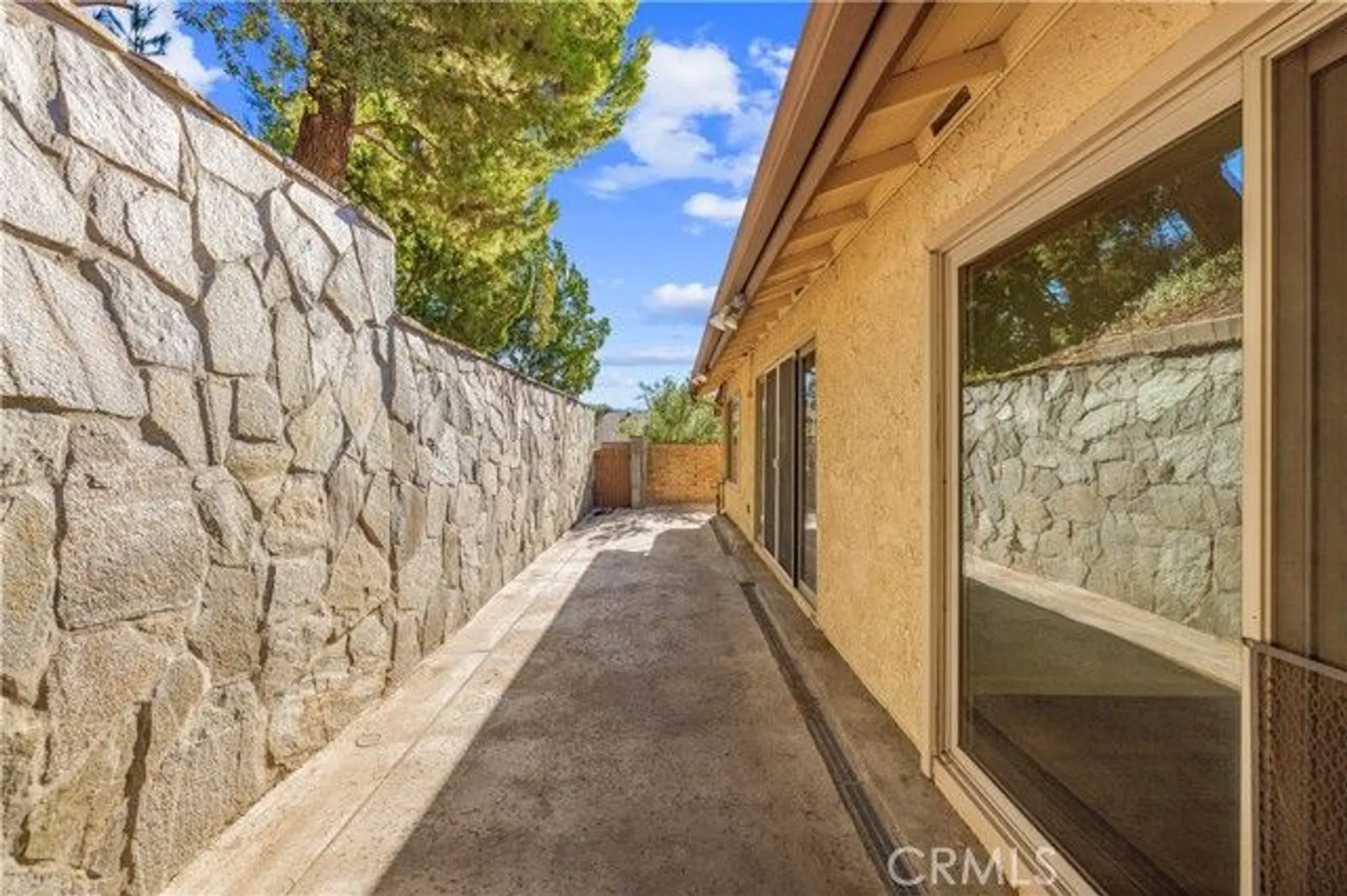 Property Slideshow image 25 of 34 | 26562 cardwick ct, Newhall, CA, 91321