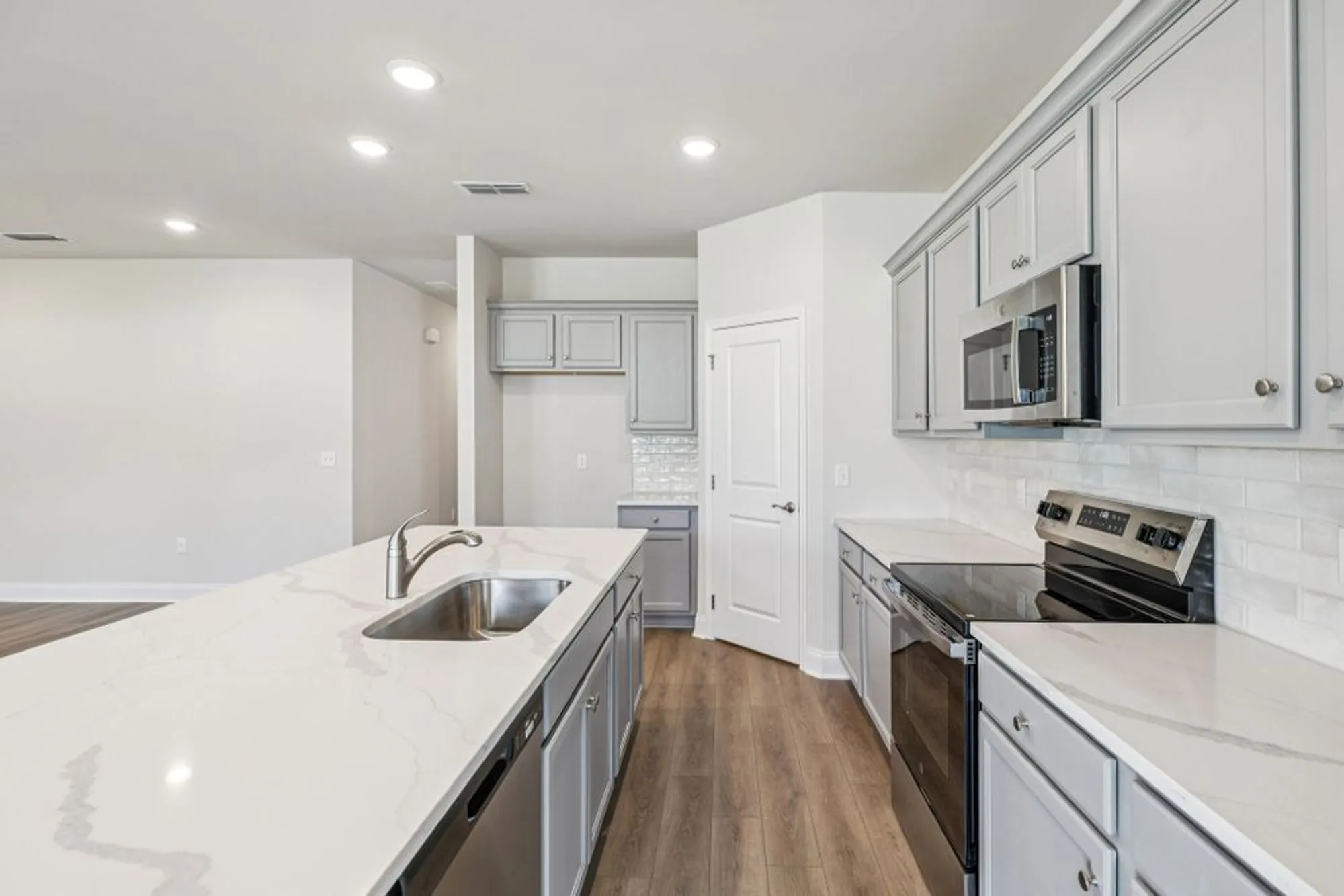 Property Slideshow image 26 of 48 | 312 stonehaus cir, Antioch, TN, 37013