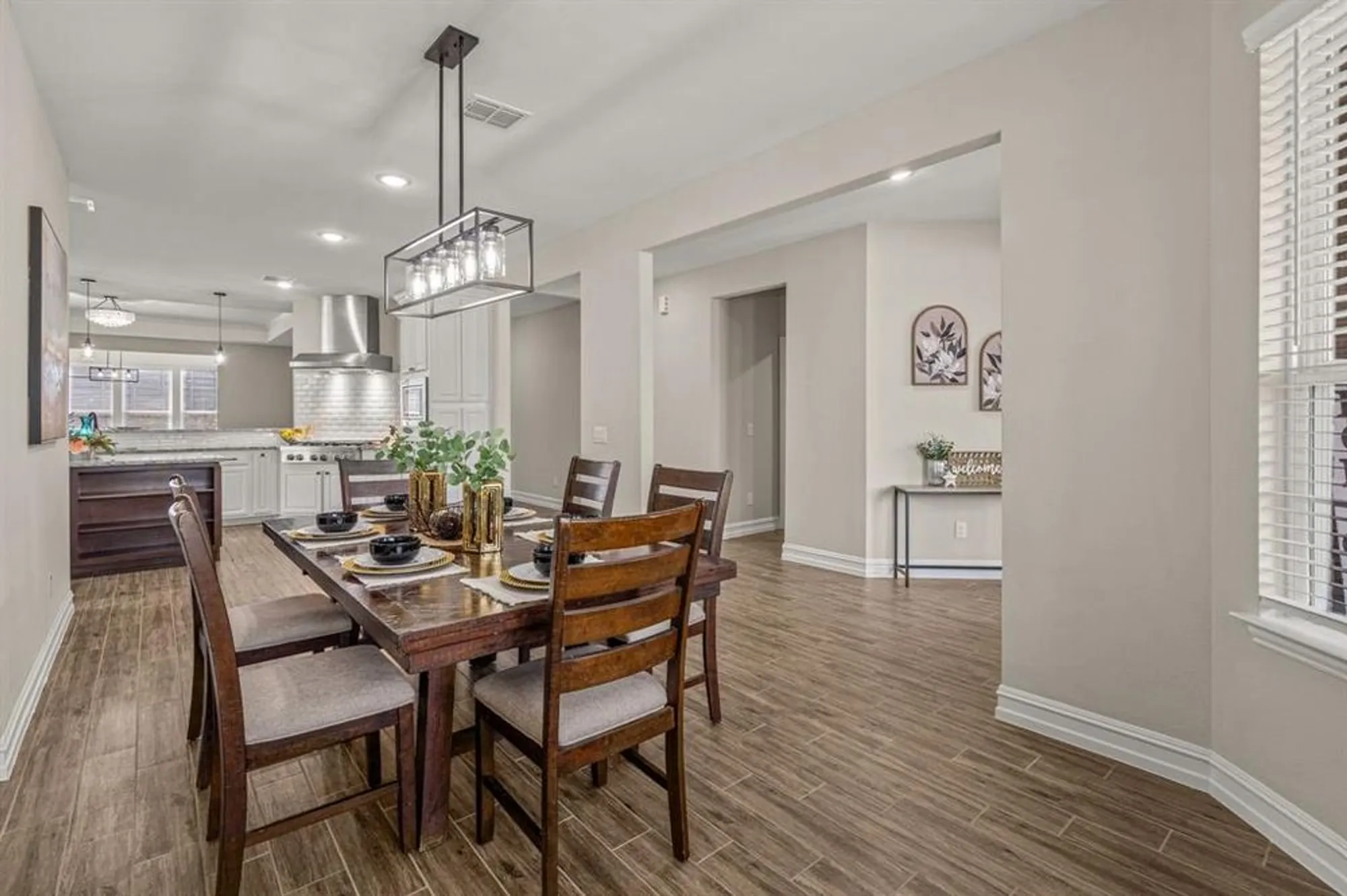 Property Slideshow image 16 of 40 | 712 freedom ln, Aubrey, TX, 76227