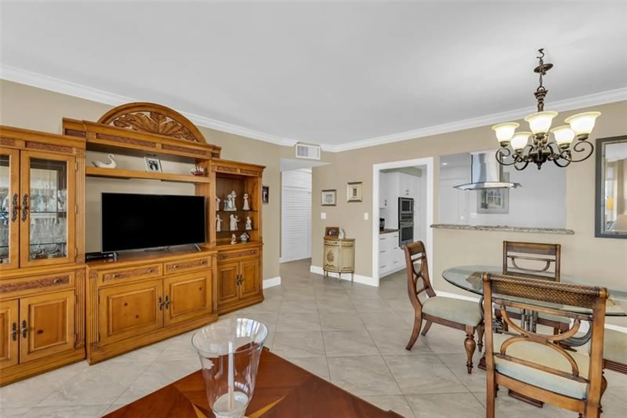 Property Slideshow image 8 of 42 | 3233 ne 34th st 1112a, Fort Lauderdale, FL, 33308