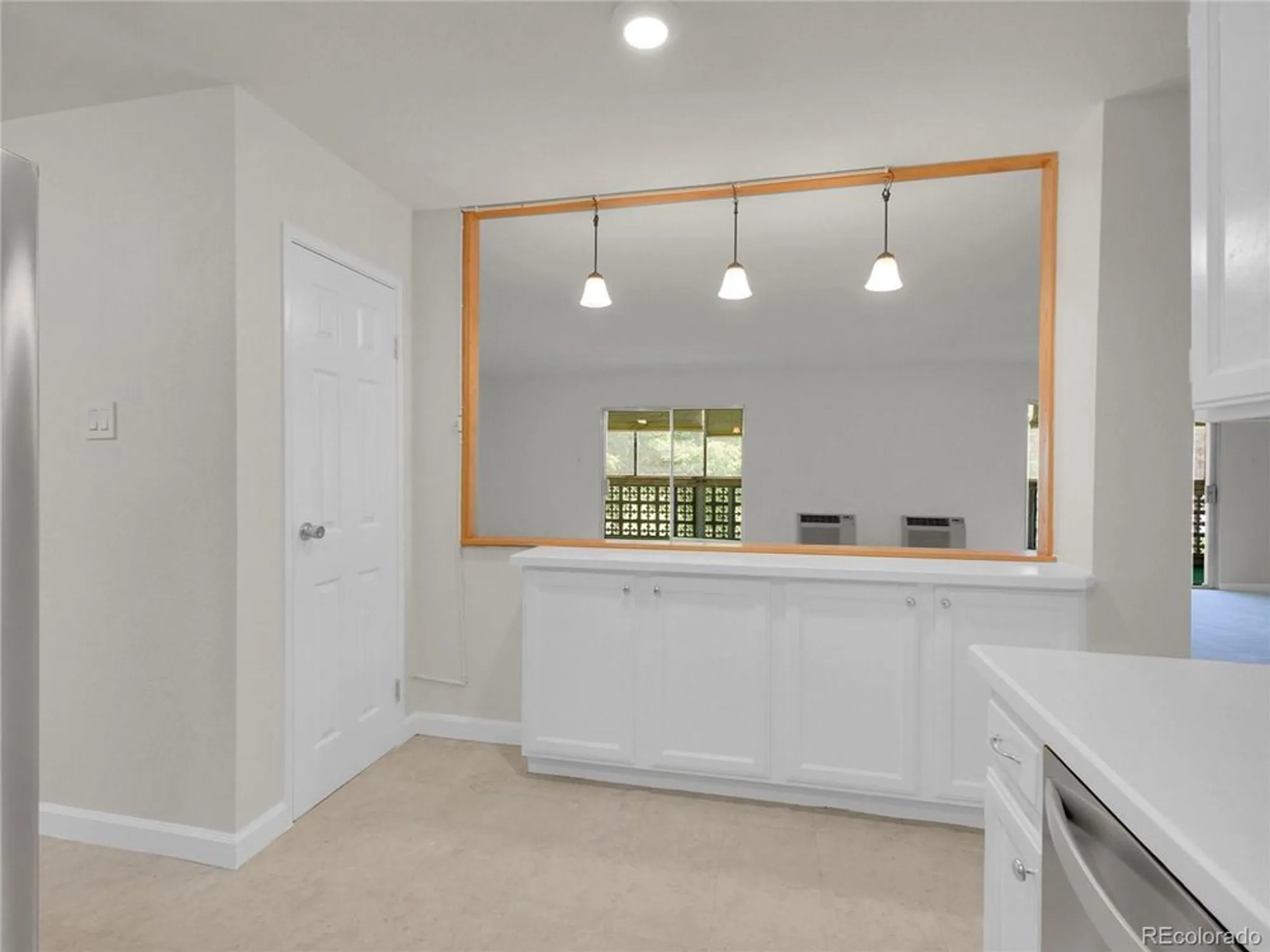 Property Slideshow image 9 of 40 | 3144 s wheeling way apt 206, Aurora, CO, 80014