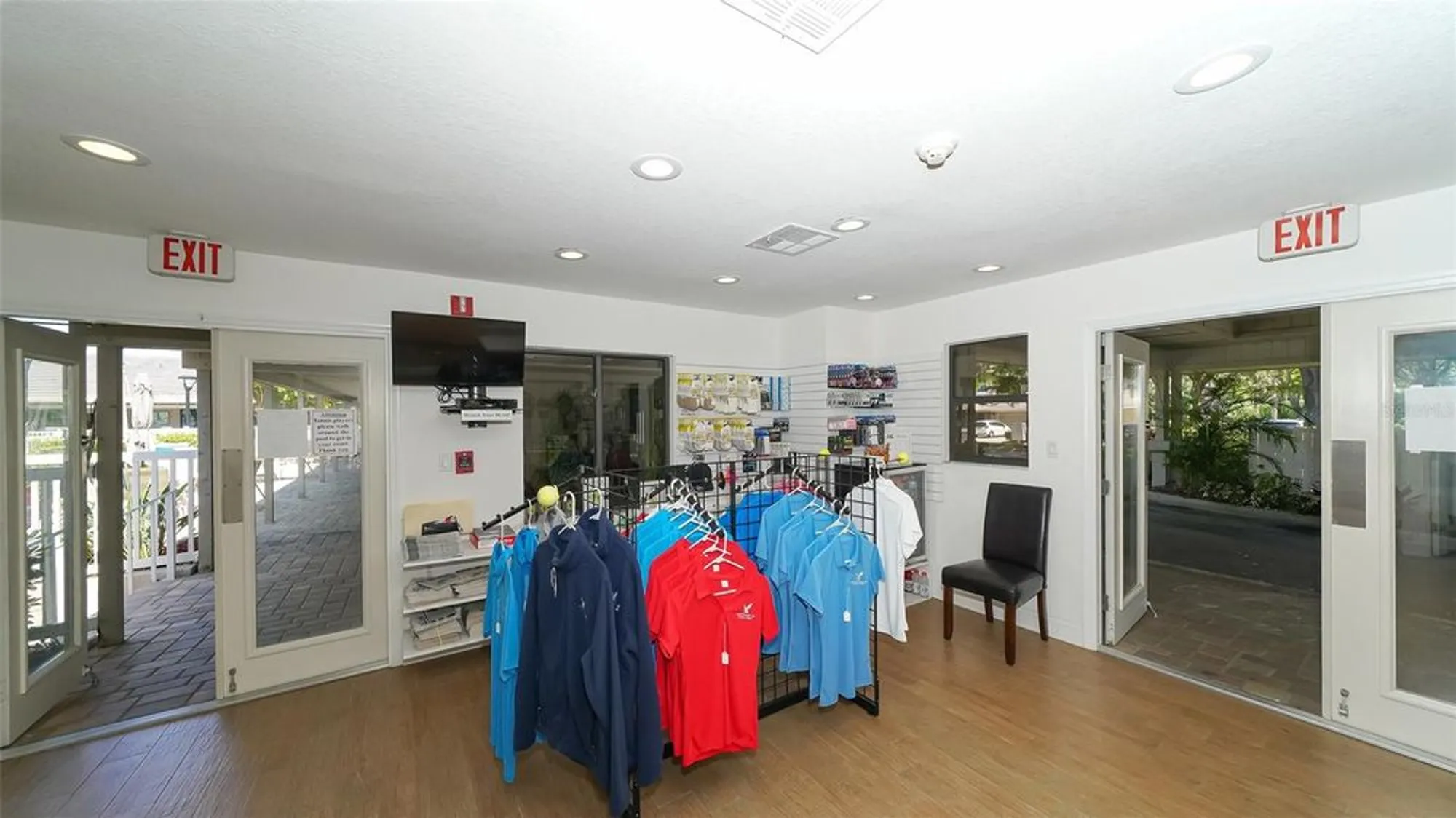 Property Slideshow image 44 of 72 | 1603 starling dr # 101, Sarasota, FL, 34231