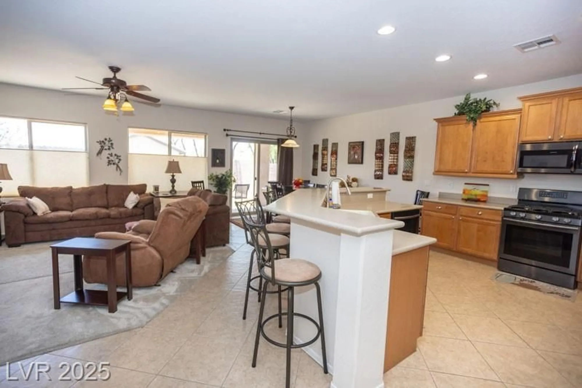 Property Slideshow image 9 of 43 | 5935 saddle horse ave, Las Vegas, NV, 89122