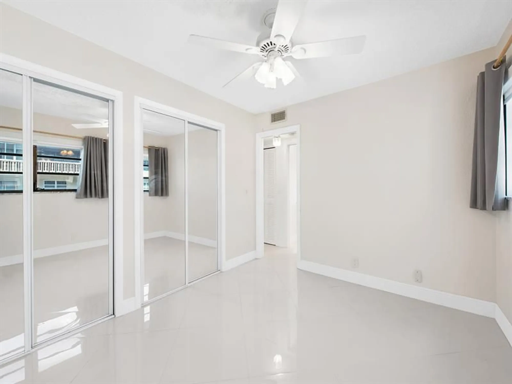 Property Slideshow image 15 of 23 | 329 se 3rd st 305p, Hallandale Beach, FL, 33009