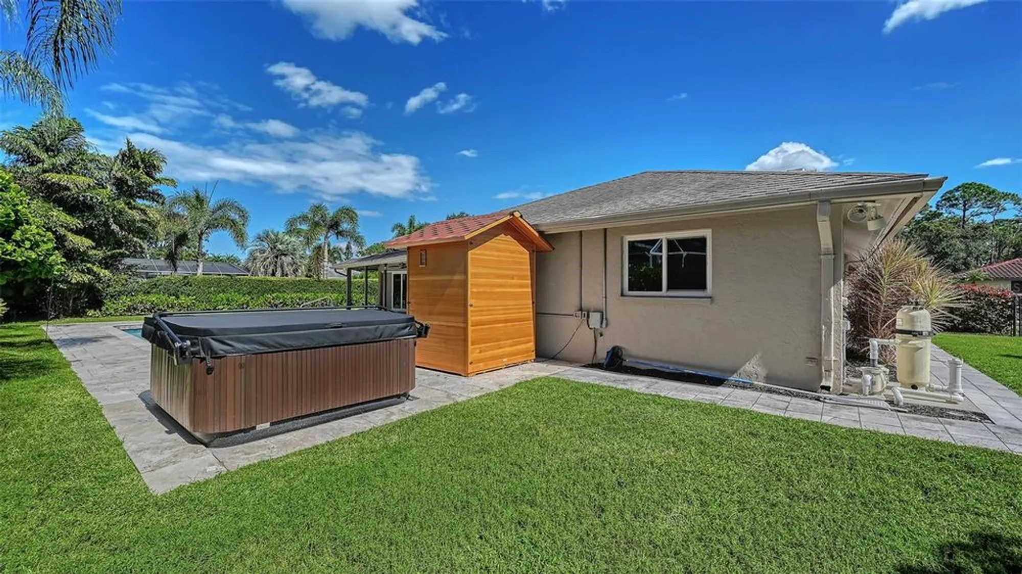 Property Slideshow image 38 of 64 | 8010 conservatory dr, Sarasota, FL, 34243