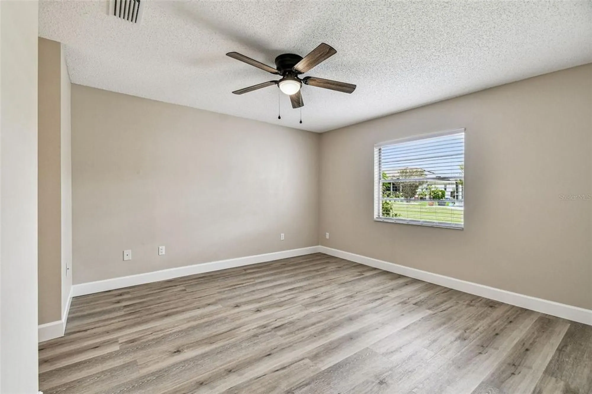 Property Slideshow image 14 of 36 | 1805 butterfly pl, Sun City Center, FL, 33573