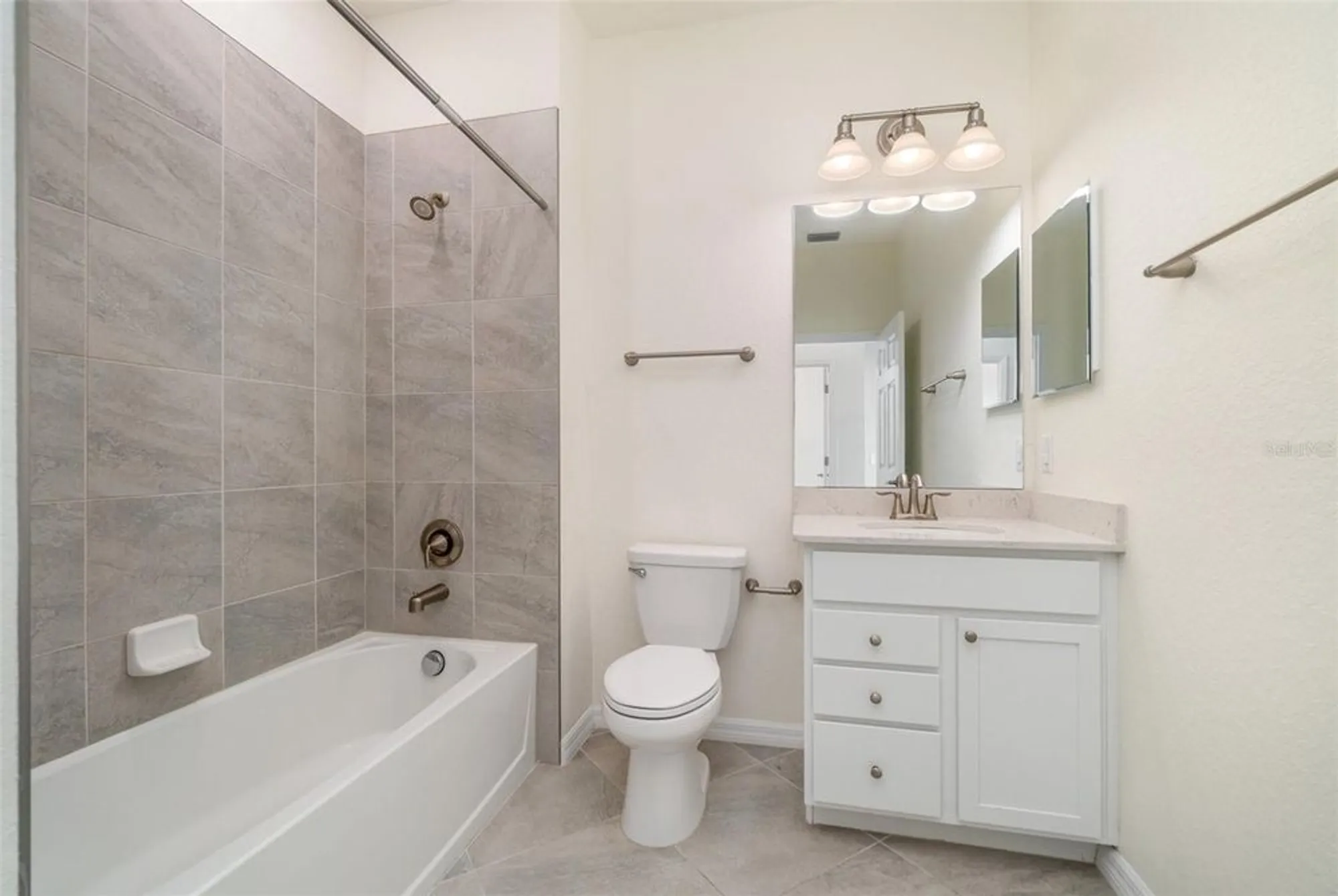 Property Slideshow image 27 of 33 | 10800 tarflower dr 202, Venice, FL, 34293