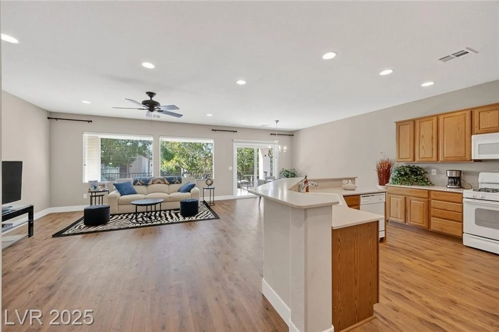 Property Slideshow image 7 of 42 | 2495 capella star st, Henderson, NV, 89044