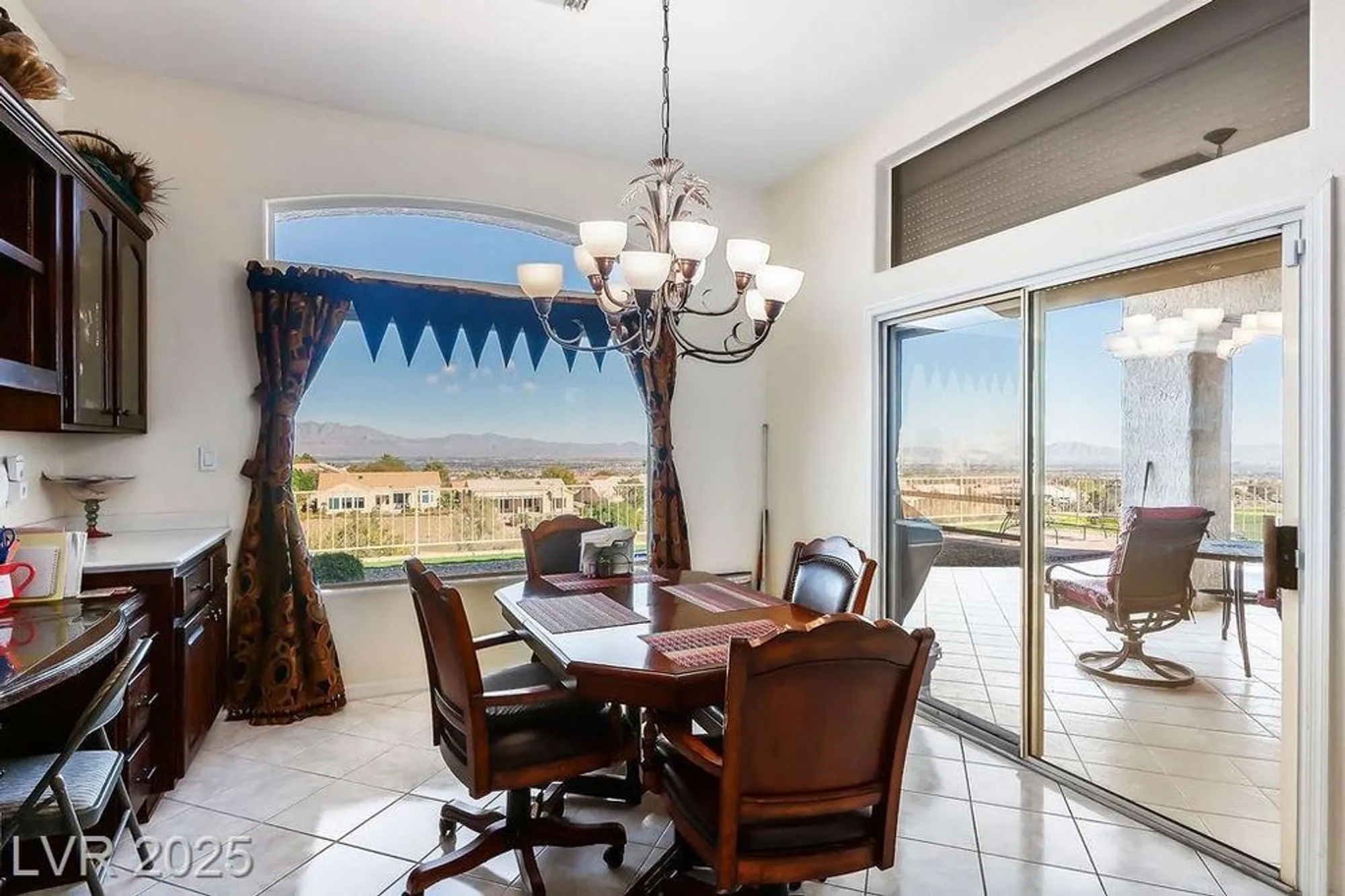 Property Slideshow image 11 of 99 | 10712 button willow dr, Las Vegas, NV, 89134