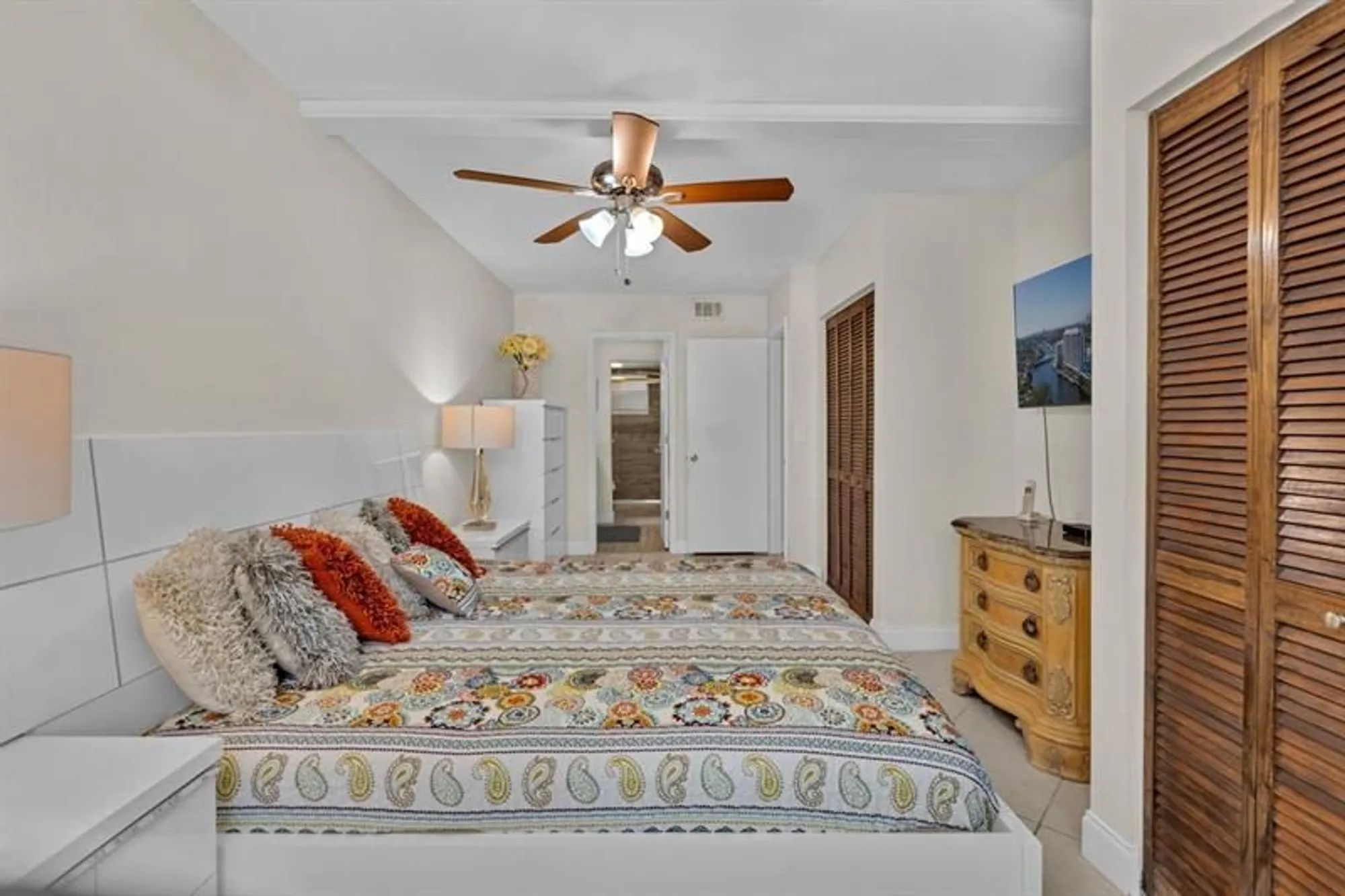 Property Slideshow image 21 of 35 | 6850 royal palm blvd, Margate, FL, 33063