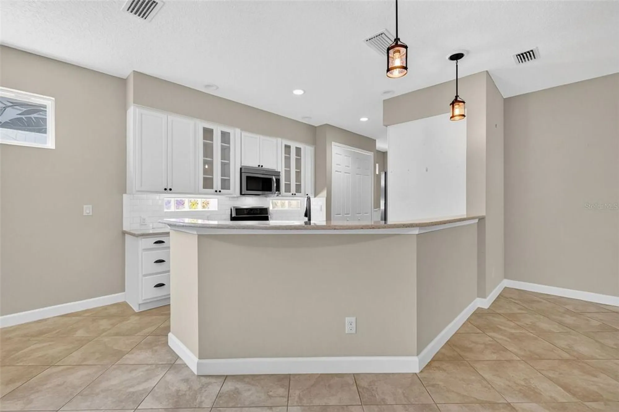 Property Slideshow image 13 of 77 | 8852 bridgeport bay cir, Mount Dora, FL, 32757