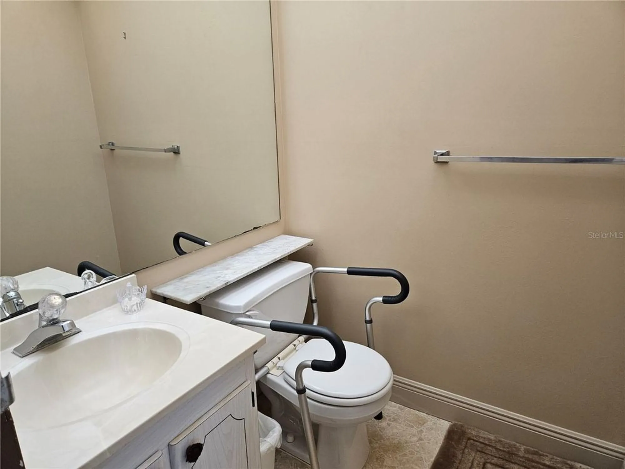 Property Slideshow image 16 of 27 | 1811 bedford ln apt 163, Sun City Center, FL, 33573