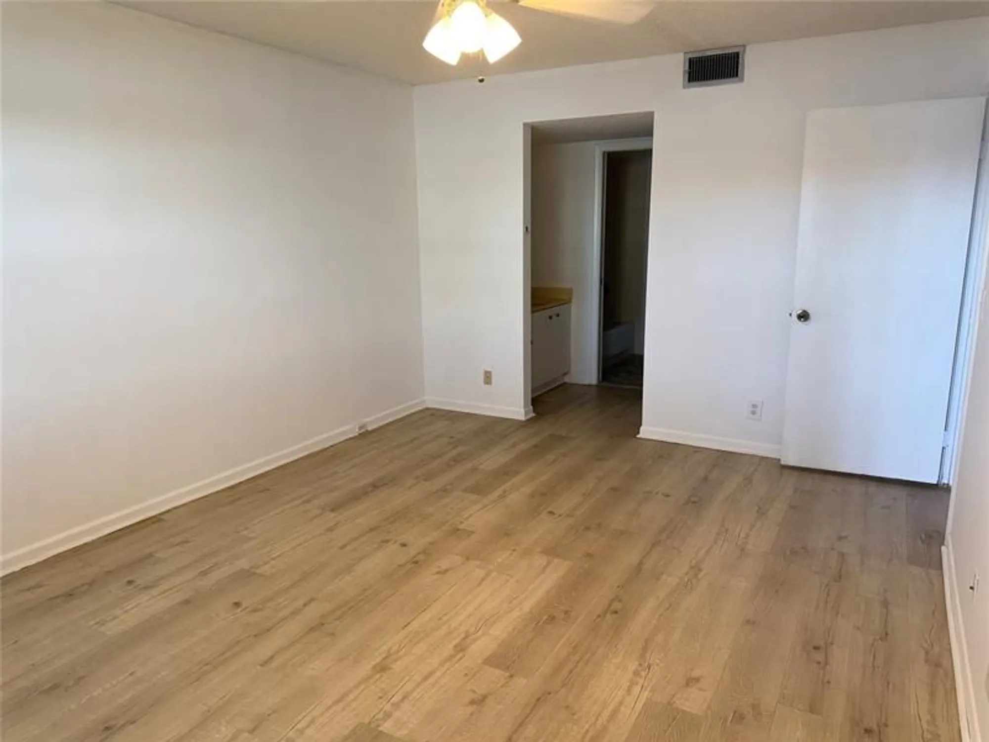 Property Slideshow image 13 of 17 | 13001 sw 15th ct apt 106t, Pembroke Pines, FL, 33027