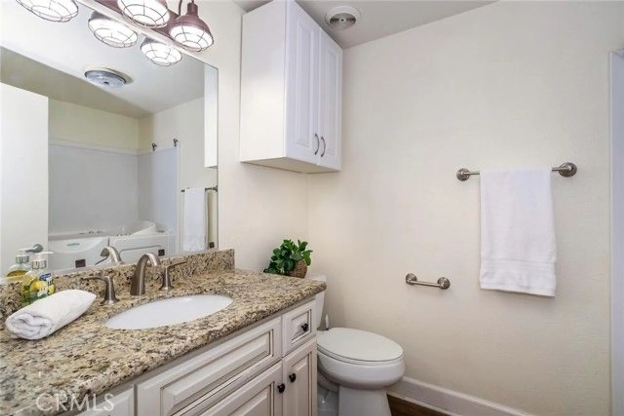 Property Slideshow image 14 of 51 | 26751 winsome cir, Newhall, CA, 91321