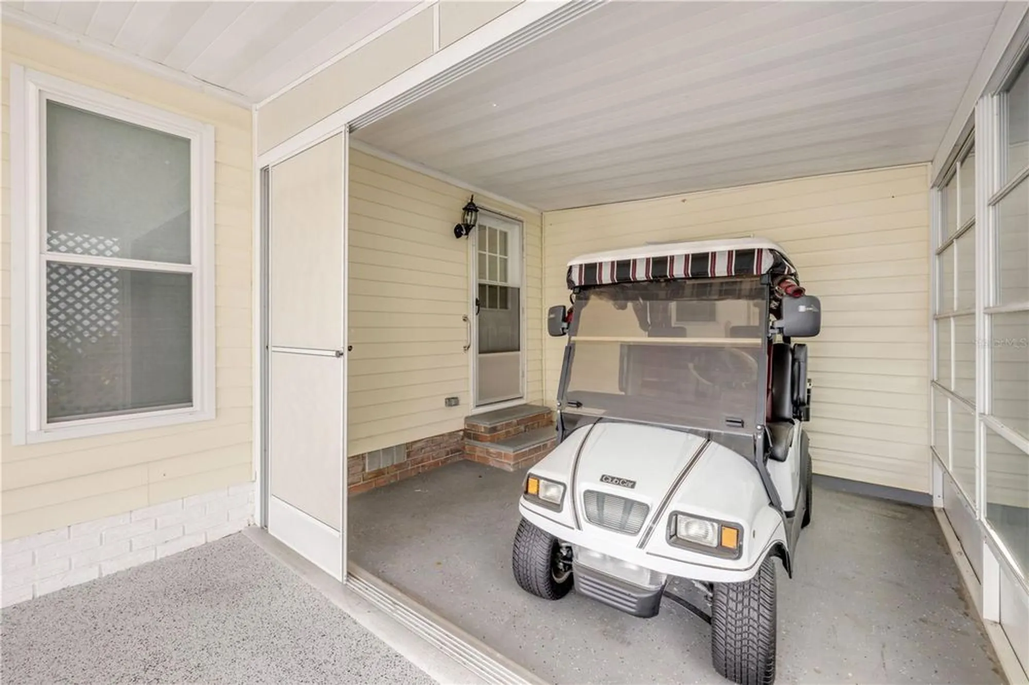 Property Slideshow image 4 of 43 | 1228 maria ct, The Villages, FL, 32159