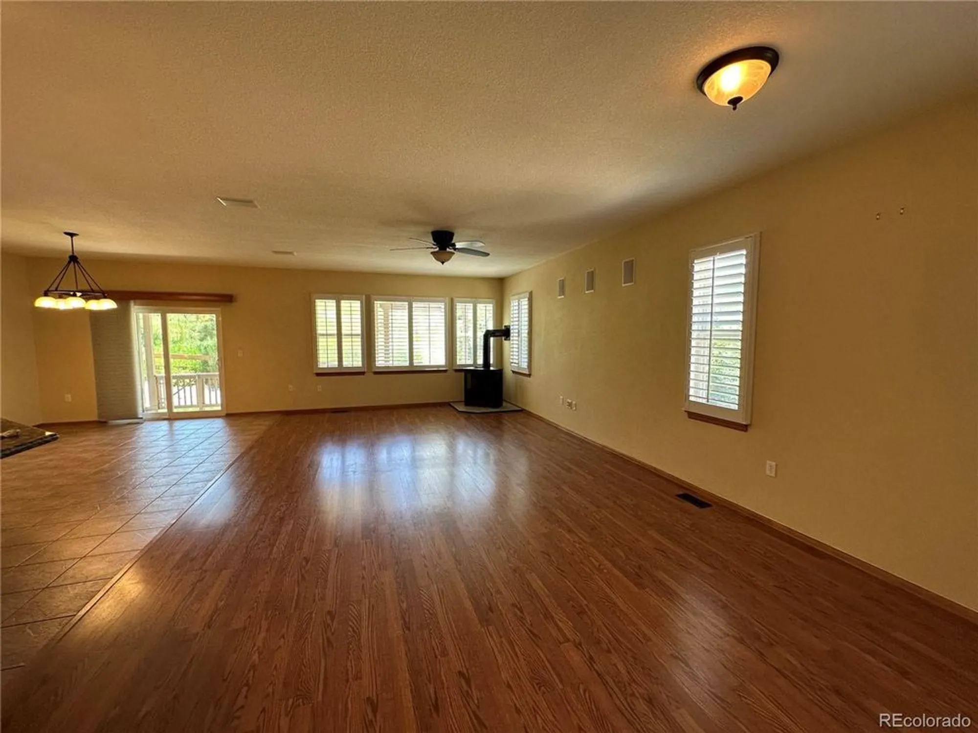 Property Slideshow image 3 of 28 | 22840 e heritage pkwy, Aurora, CO, 80016