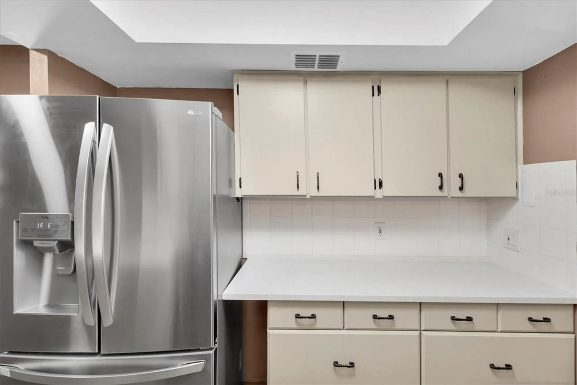 Property Slideshow image 13 of 25 | 19029 us highway 19 n apt 26-304, Clearwater, FL, 33764