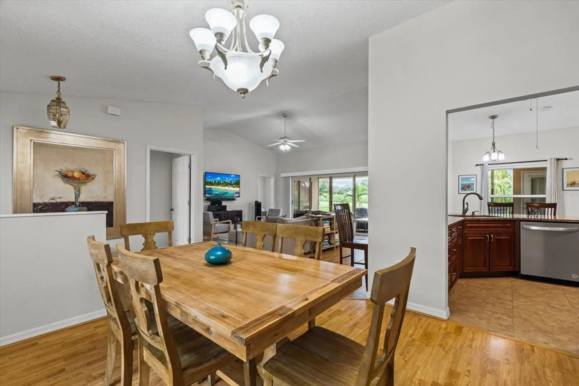 Property Slideshow image 18 of 44 | 3339 sheffield cir, Sarasota, FL, 34239