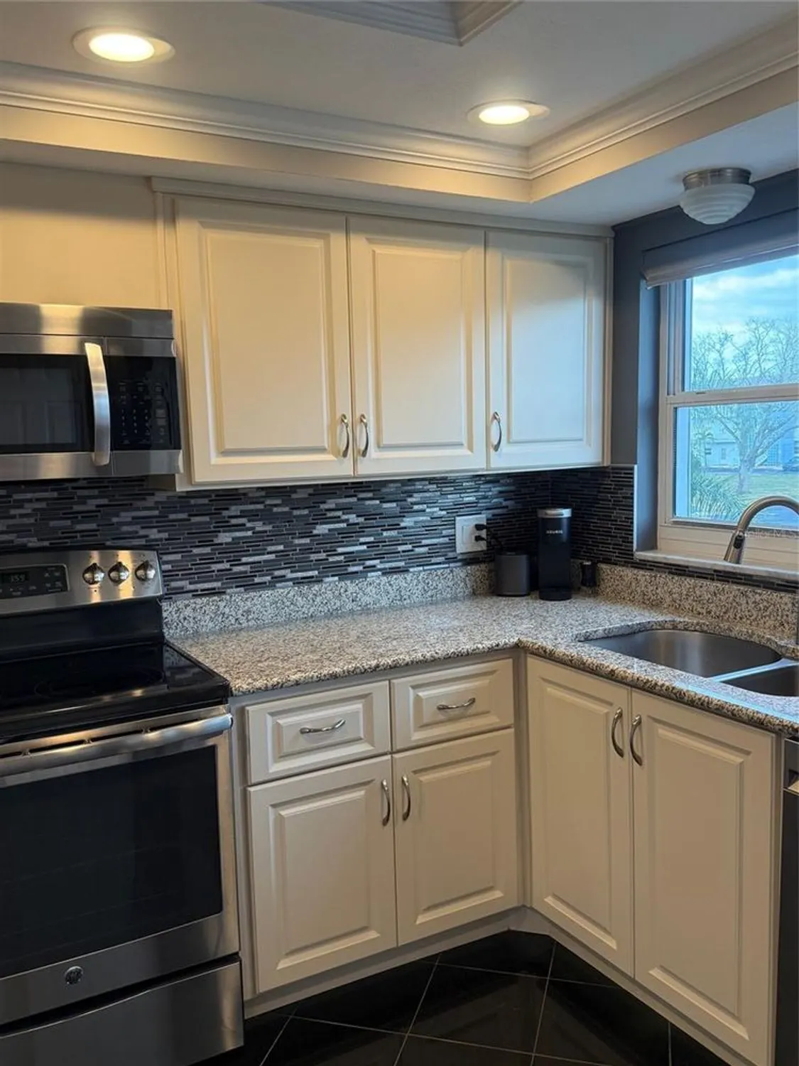 Property Slideshow image 14 of 64 | 7 elgin pl apt 202, Dunedin, FL, 34698