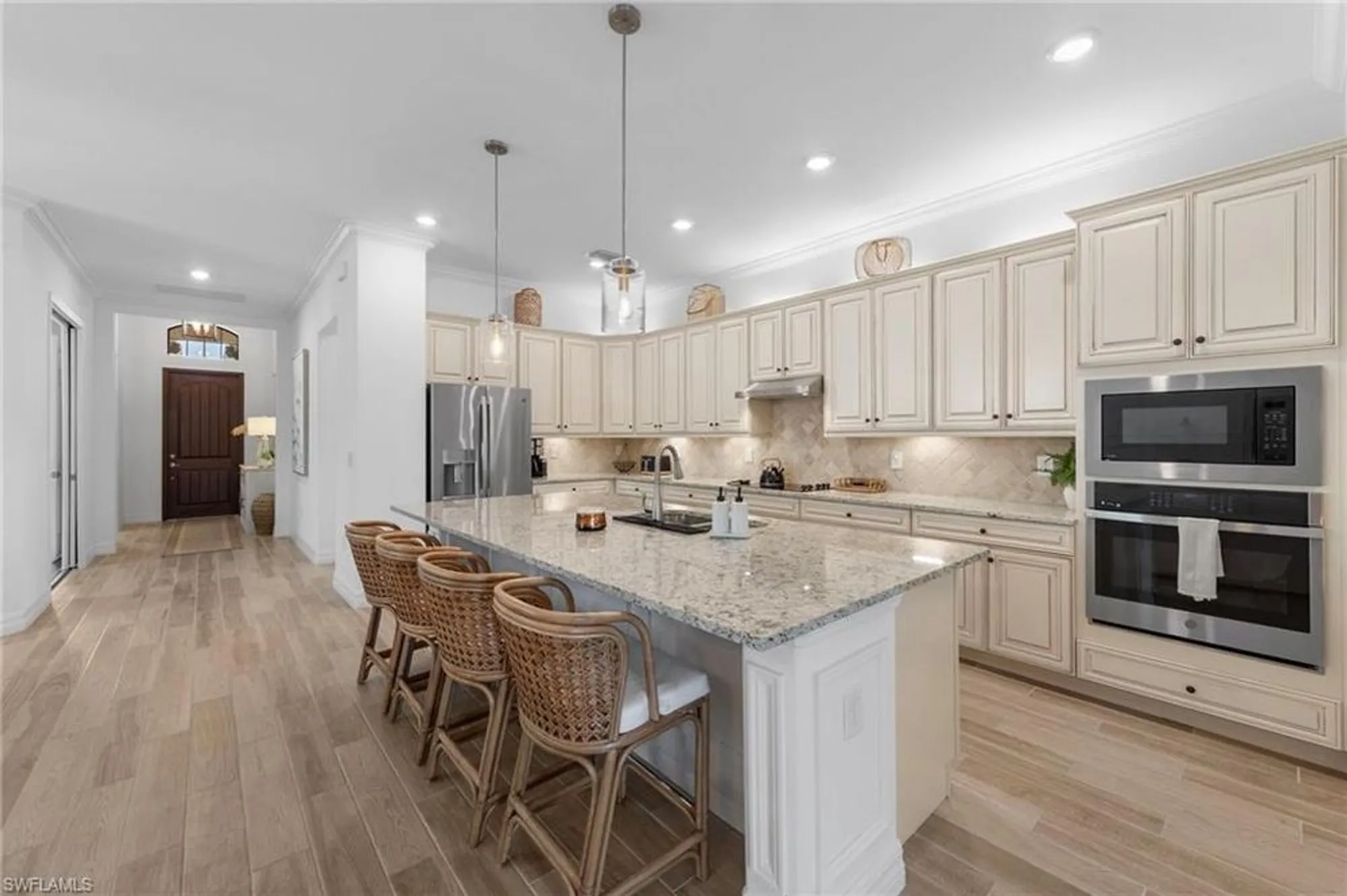 Property Slideshow image 12 of 49 | 28009 foxrock ct, Bonita Springs, FL, 34135