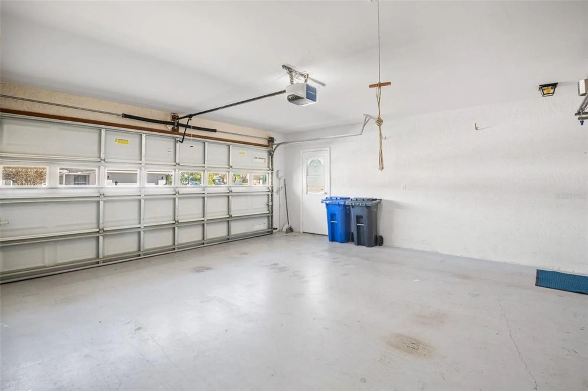 Property Slideshow image 30 of 51 | 302 linger ln, Sun City Center, FL, 33573