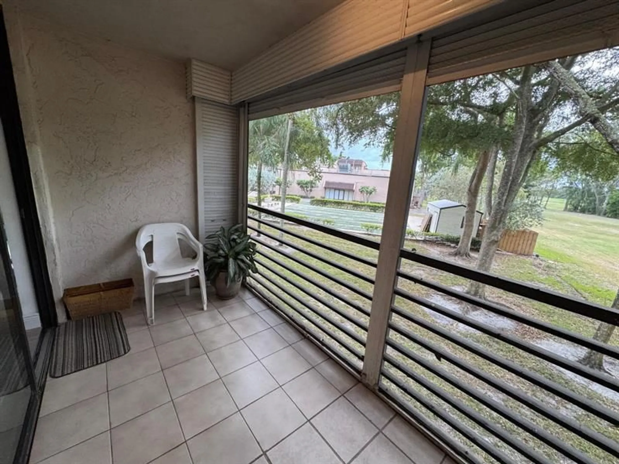 Property Slideshow image 35 of 40 | 6701 n university dr apt 216, Tamarac, FL, 33321