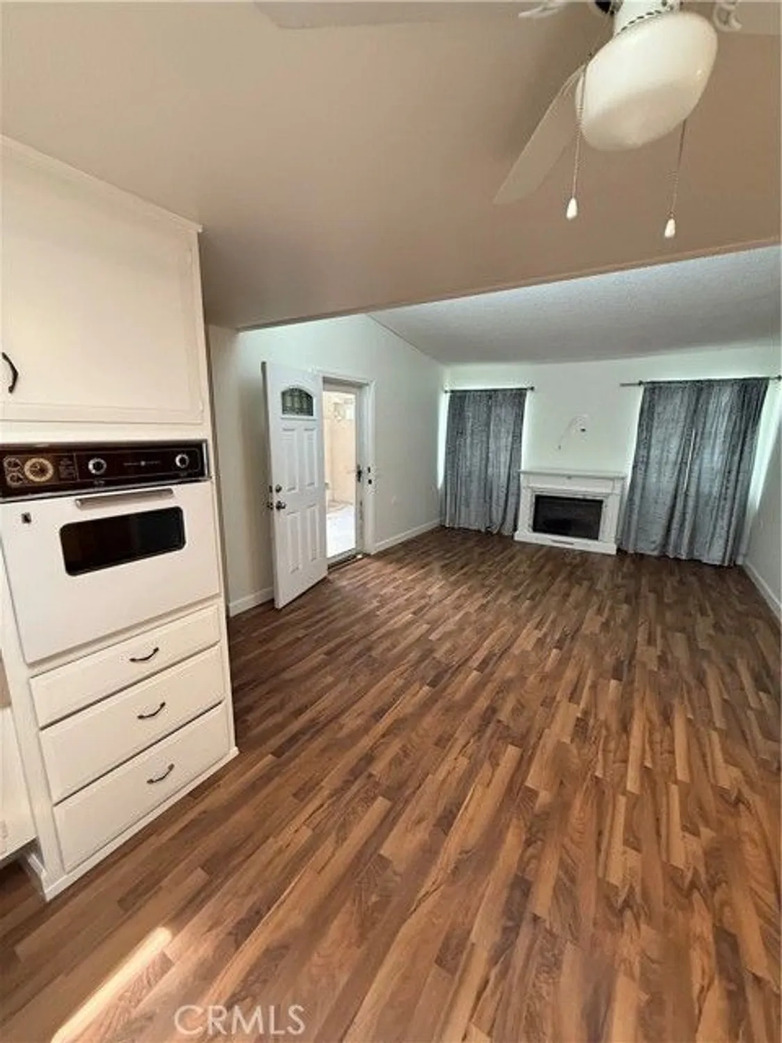 Property Slideshow image 2 of 9 | 13421 del monte dr apt 24c, Seal Beach, CA, 90740