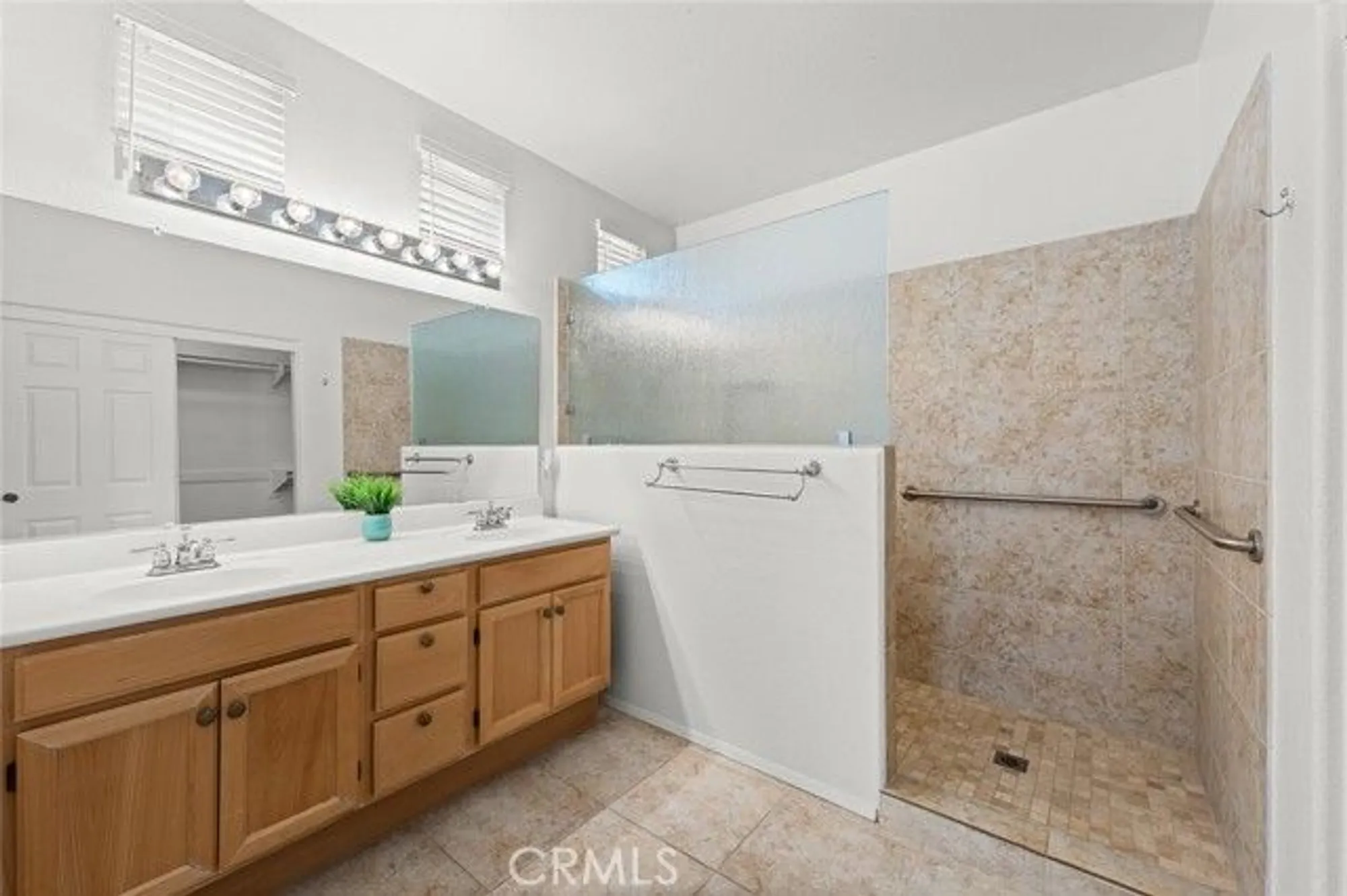 Property Slideshow image 17 of 34 | 28253 harmony ln, Menifee, CA, 92584