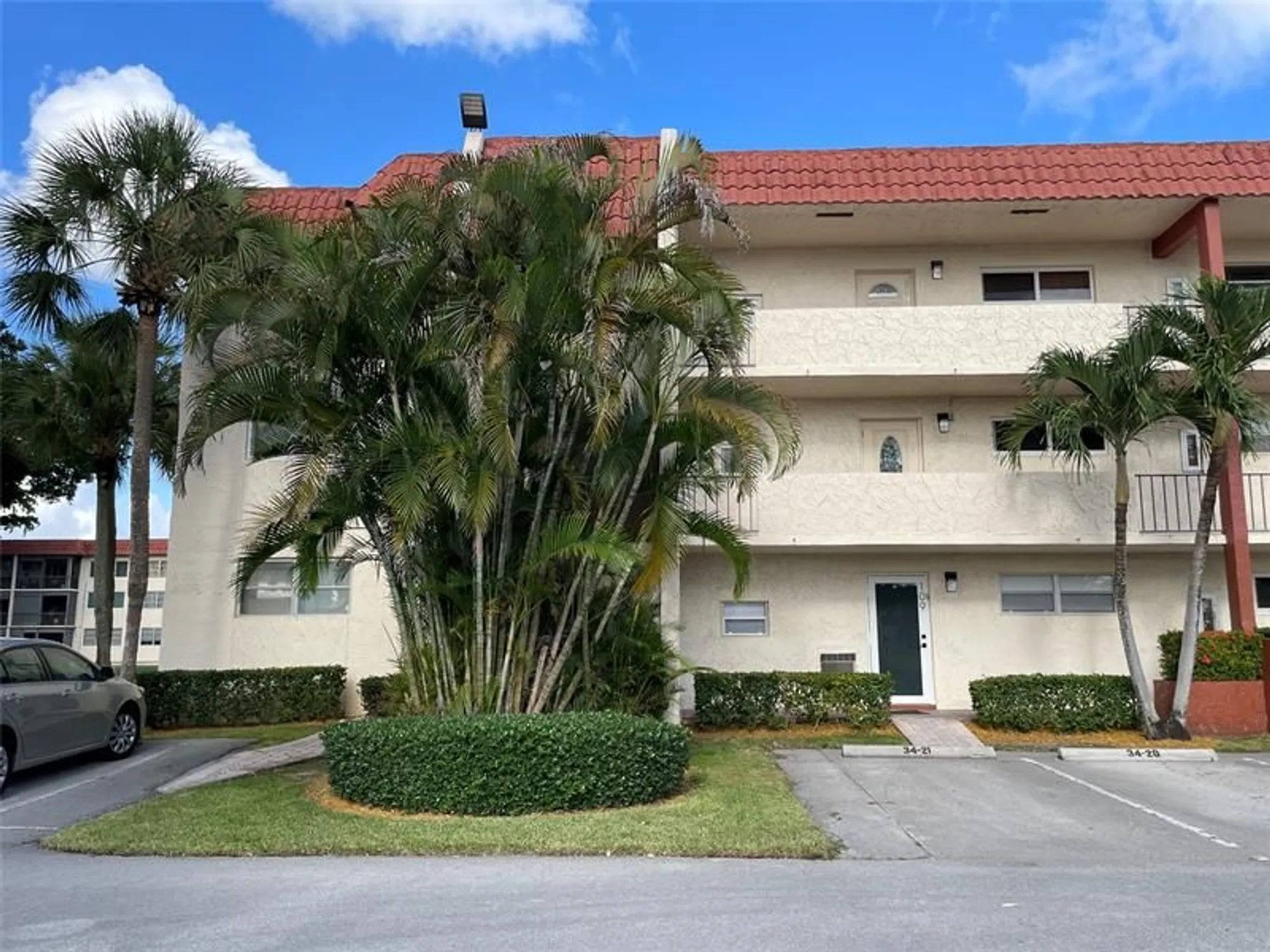 Property Slideshow image 22 of 53 | 8962 s hollybrook blvd 308, Pembroke Pines, FL, 33025