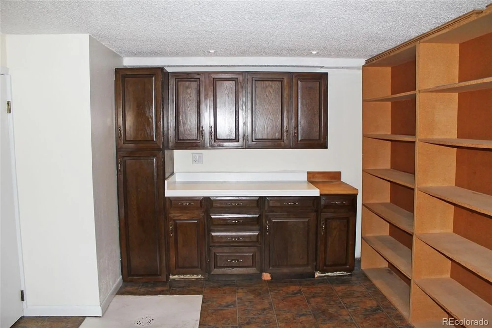 Property Slideshow image 22 of 35 | 2734 s heather gardens way, Aurora, CO, 80014