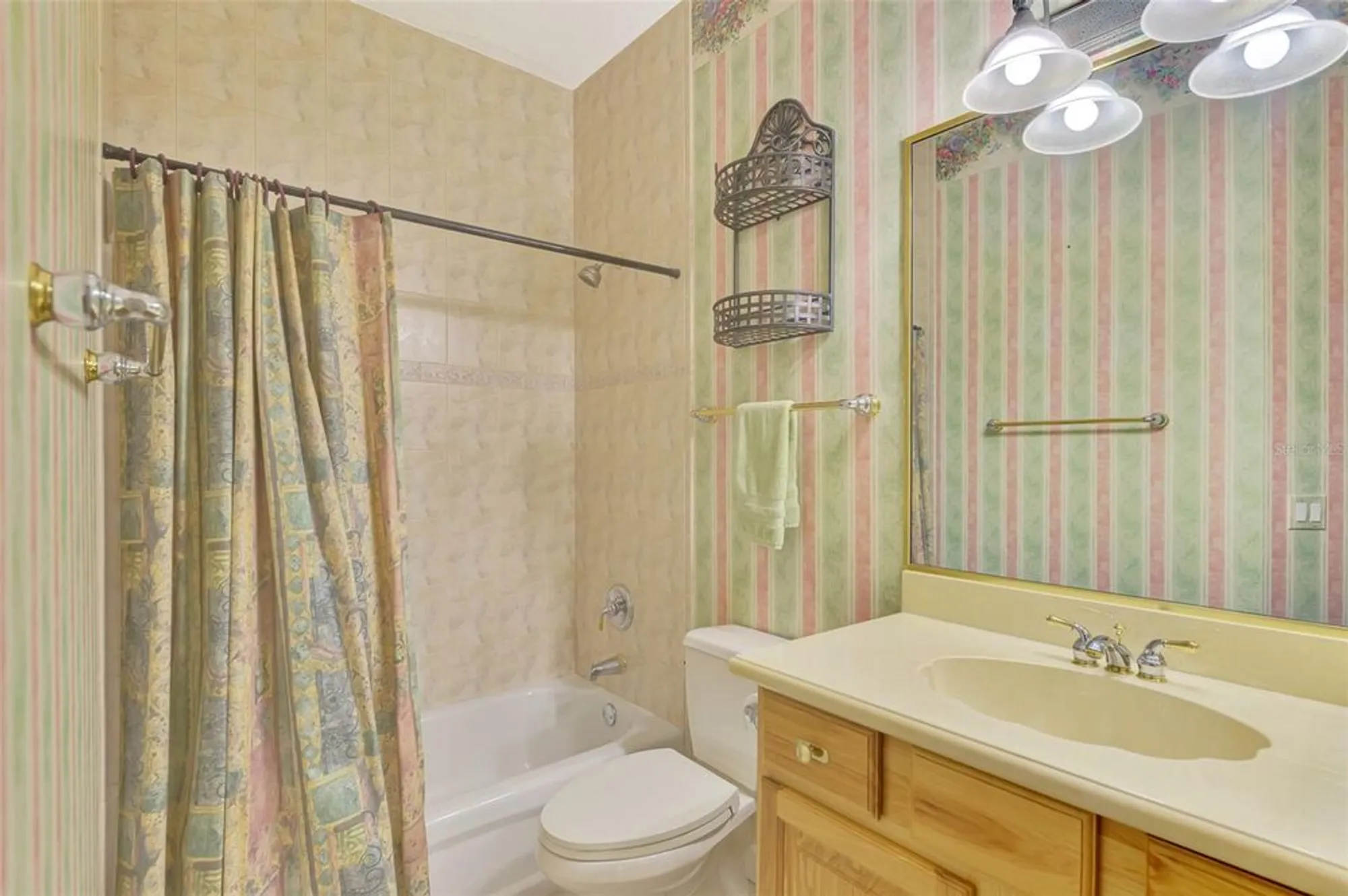 Property Slideshow image 33 of 53 | 4914 lakescene pl, Sarasota, FL, 34243