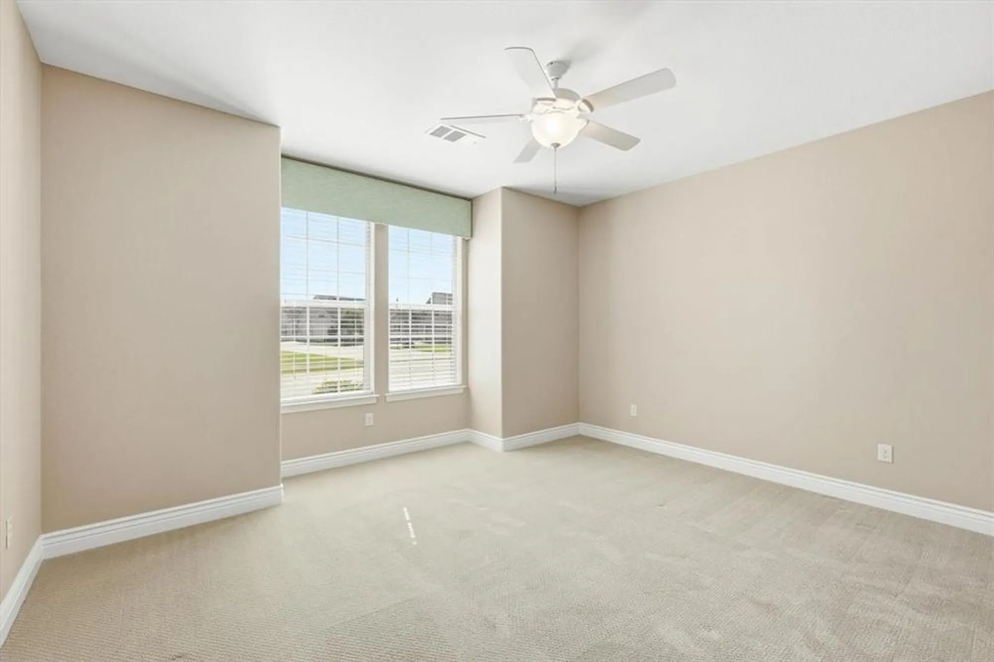 Property Slideshow image 23 of 37 | 11920 cinnamon dr, Denton, TX, 76207