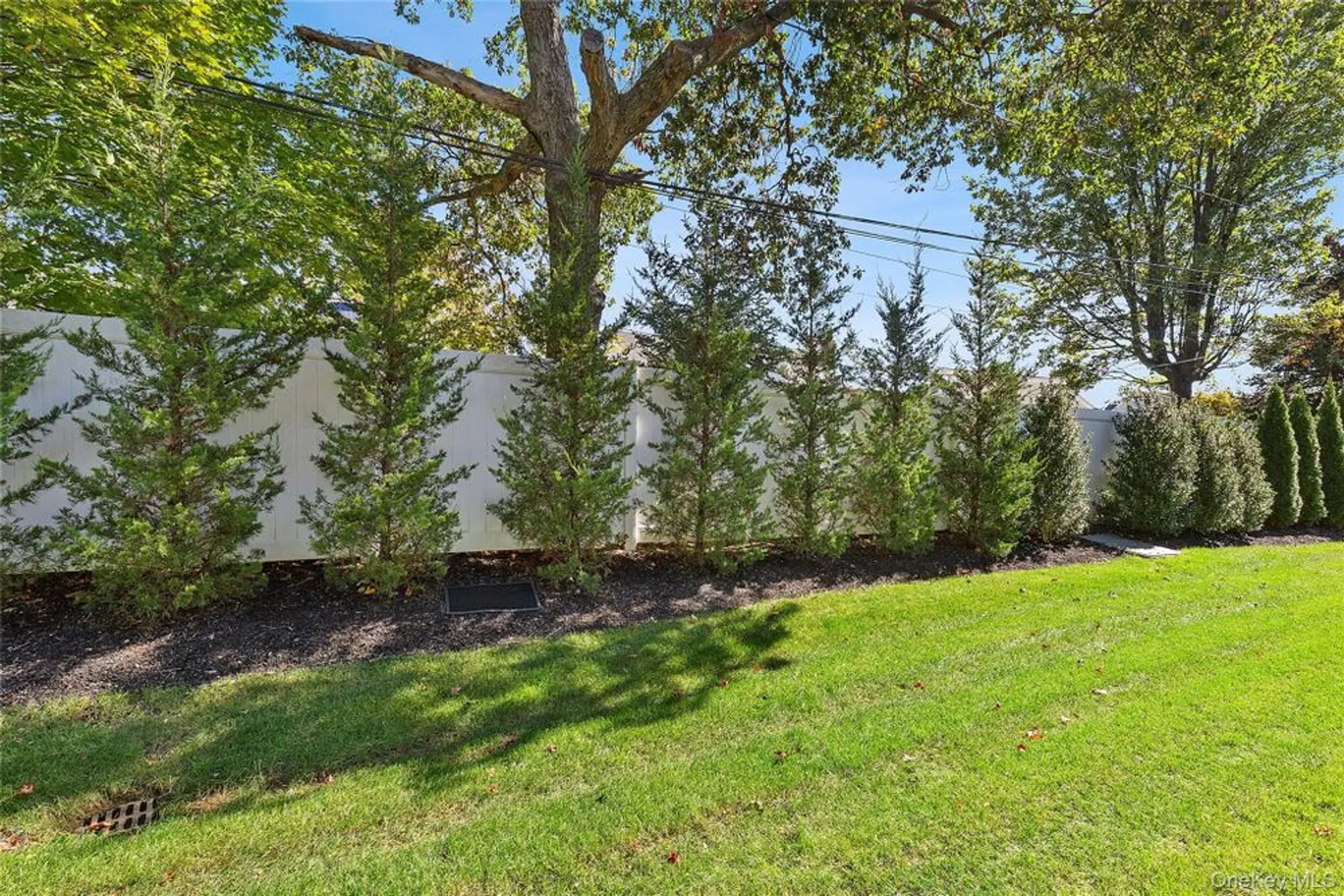 Property Slideshow image 17 of 19 | 305 emanuel way, East Meadow, NY, 11554
