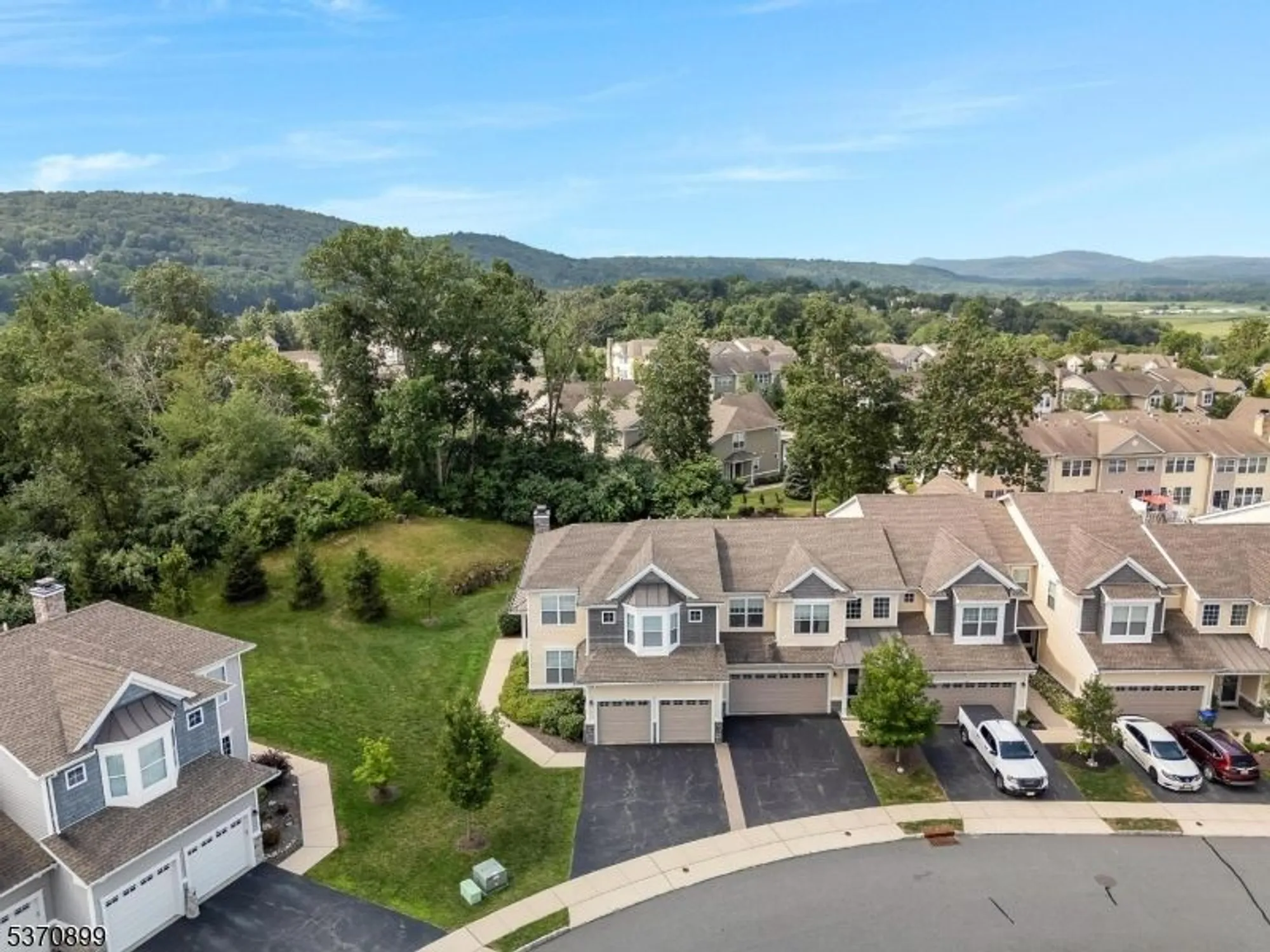 Property Slideshow image 4 of 50 | 24 lupine ln, Hackettstown, NJ, 07840