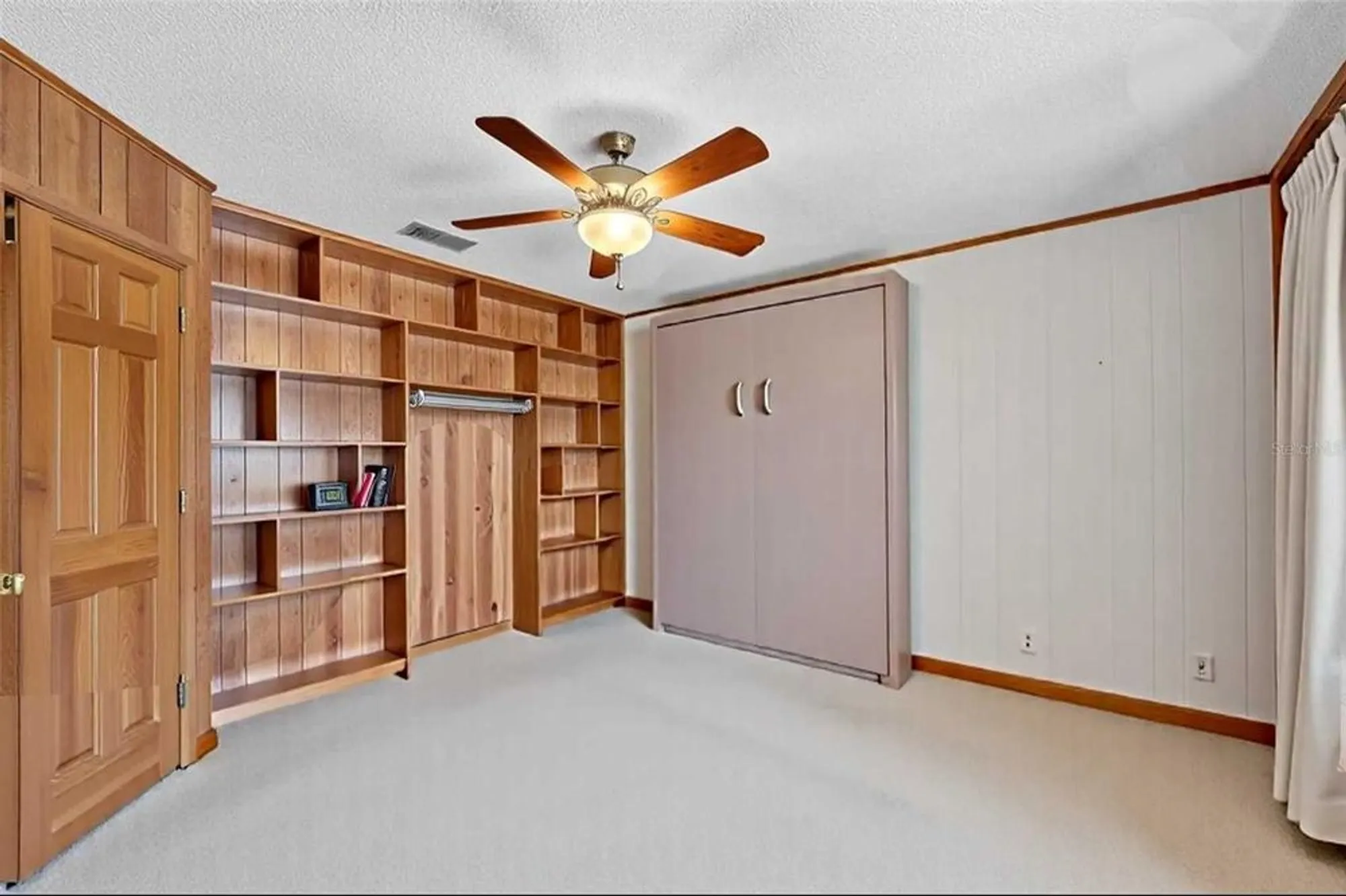 Property Slideshow image 11 of 79 | 2007 east view dr, Sun City Center, FL, 33573