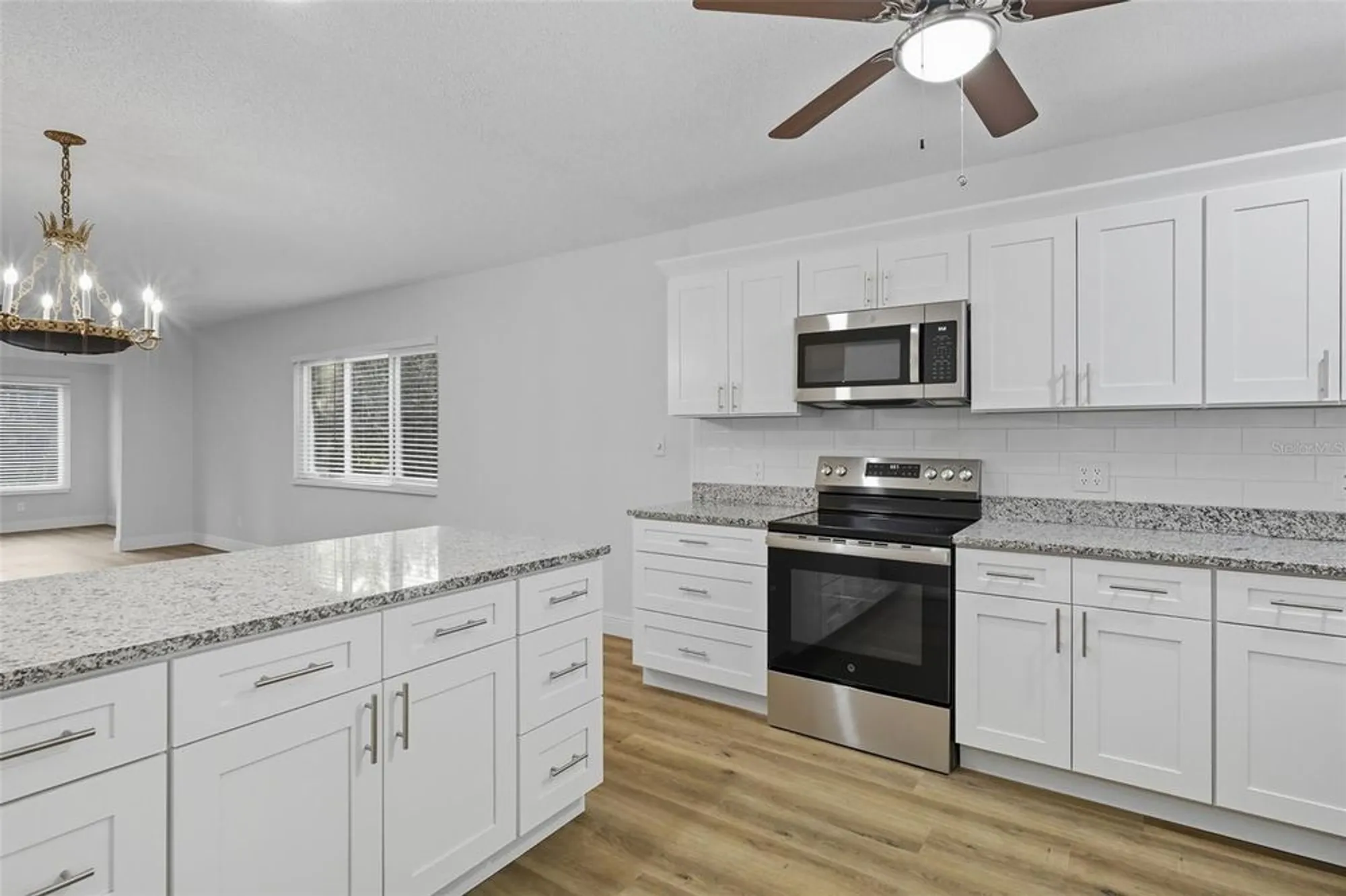 Property Slideshow image 4 of 28 | 2351 irish ln 21, Clearwater, FL, 33763