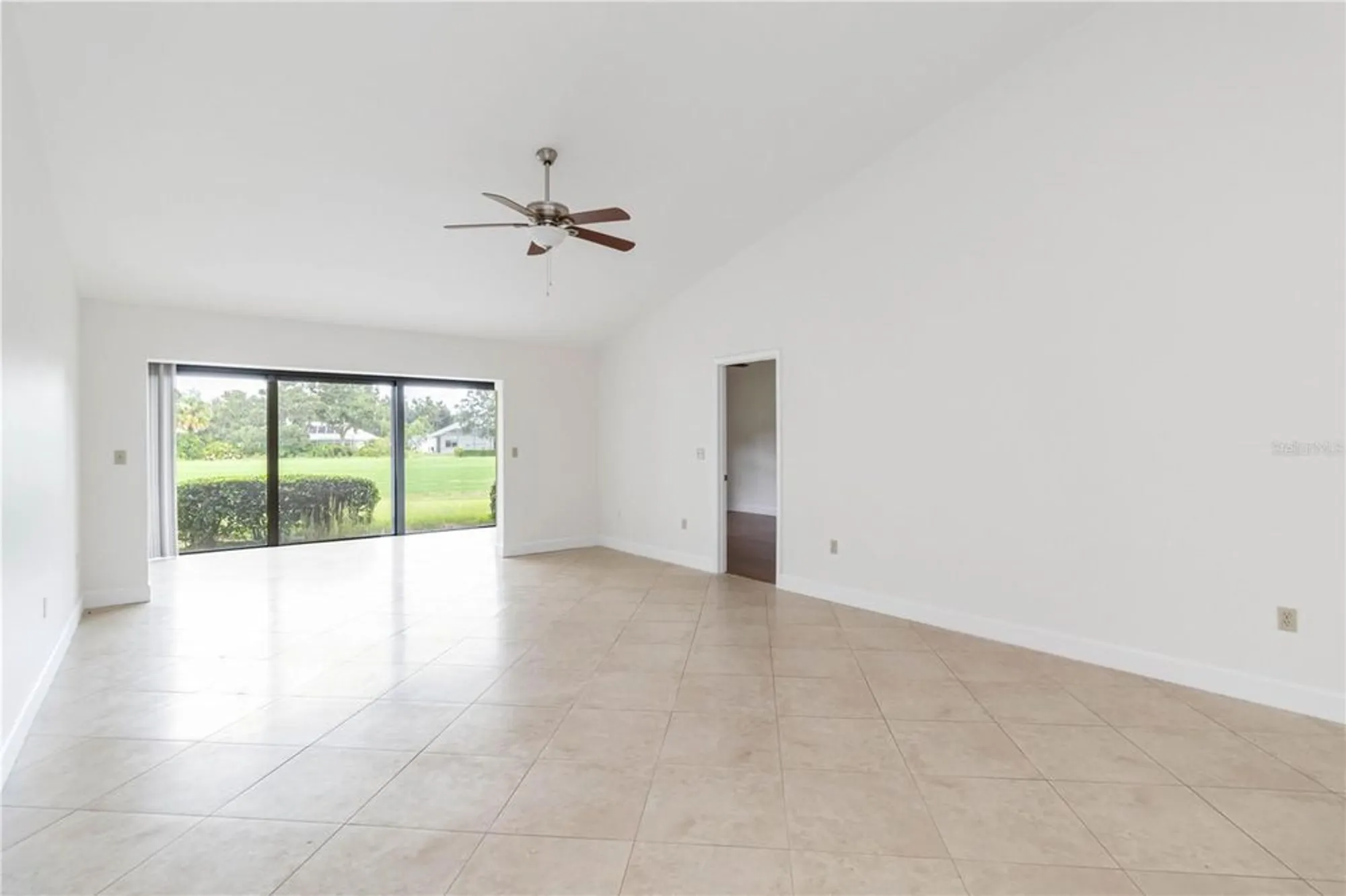 Property Slideshow image 6 of 60 | 6085 clubside dr, Sarasota, FL, 34243