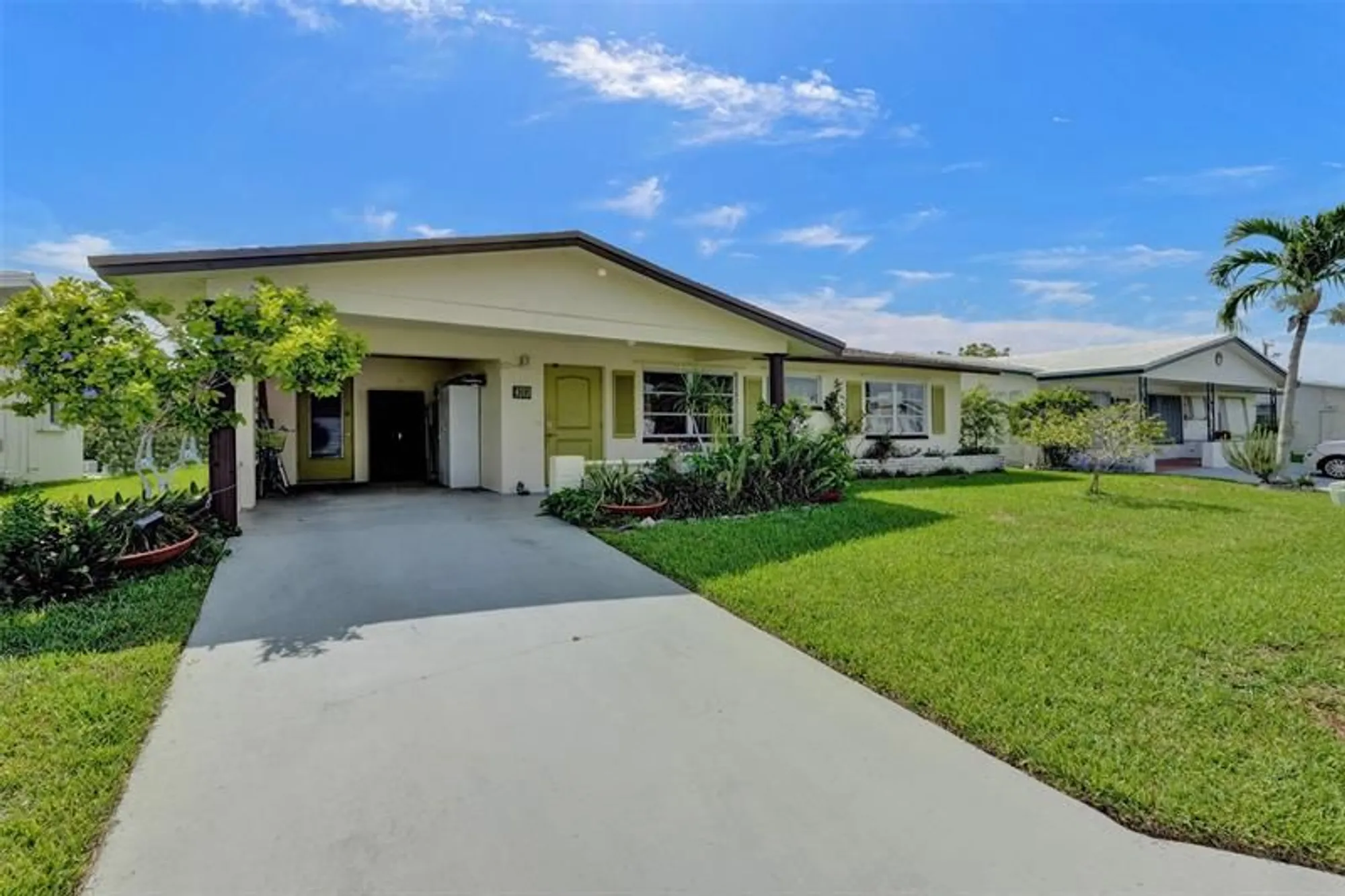Property Slideshow image 38 of 46 | 4712 nw 41st ave, Lauderdale Lakes, FL, 33319