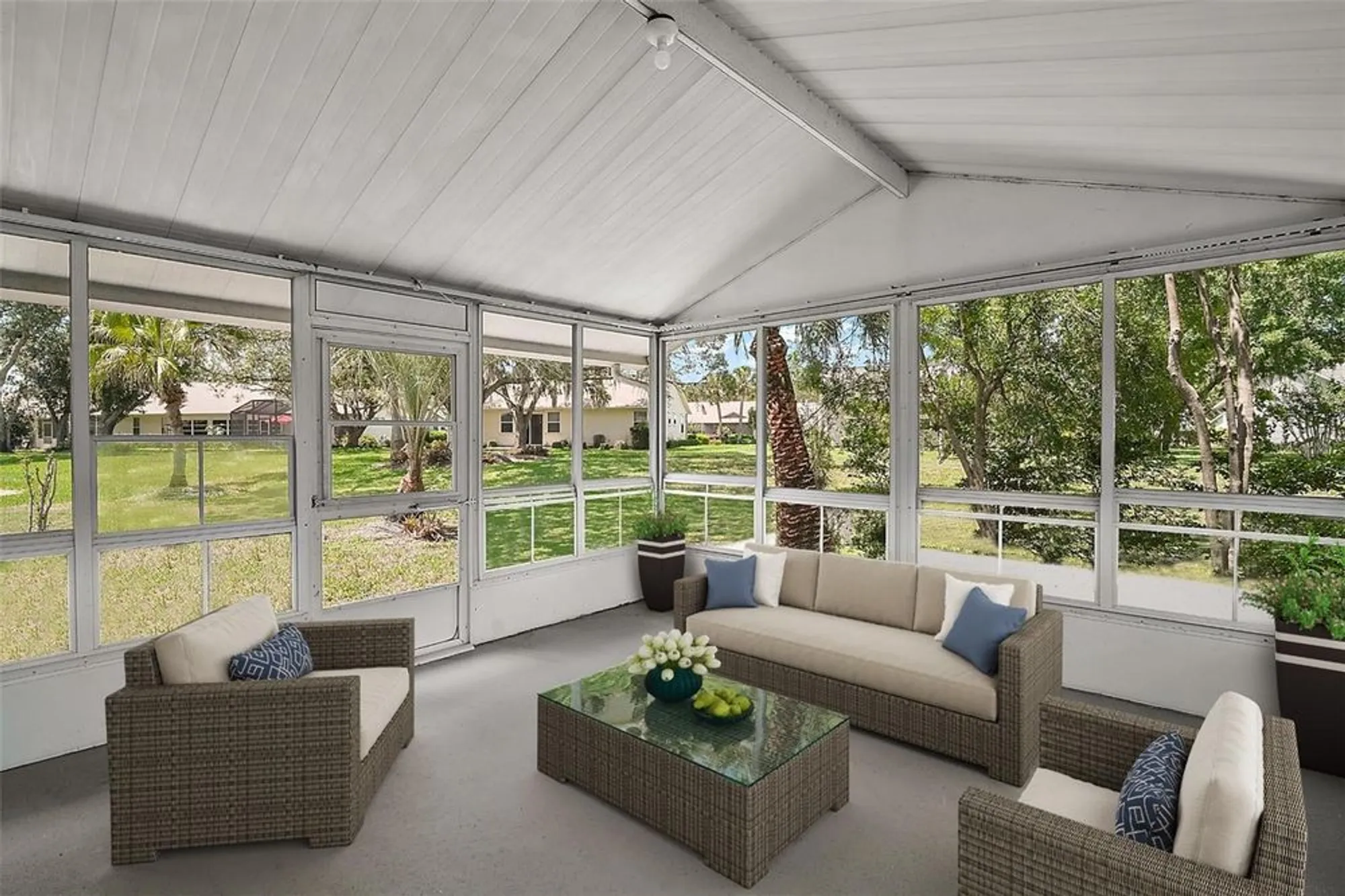 Property Slideshow image 34 of 41 | 5618 rosewall cir, Leesburg, FL, 34748