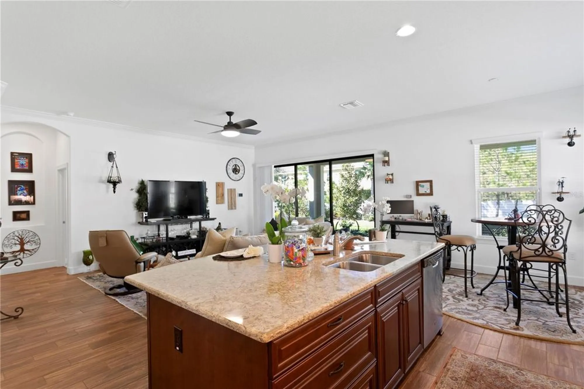 Property Slideshow image 19 of 68 | 20173 umbria hill dr, Tampa, FL, 33647