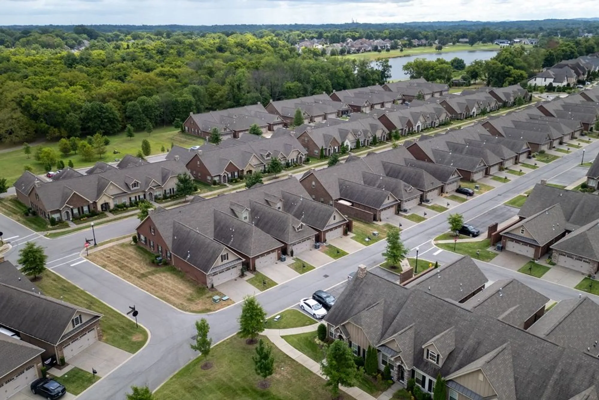 Property Slideshow image 48 of 71 | 240 glennister ct, Gallatin, TN, 37066