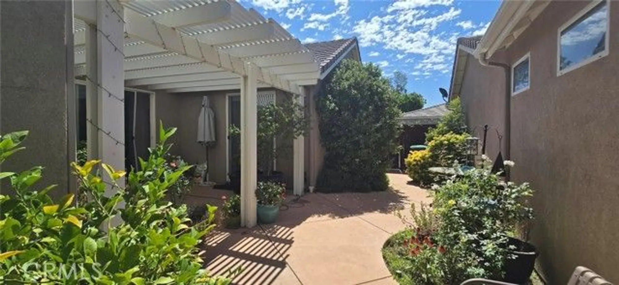 Property Slideshow image 6 of 26 | 240 glenview ln, Hemet, CA, 92545