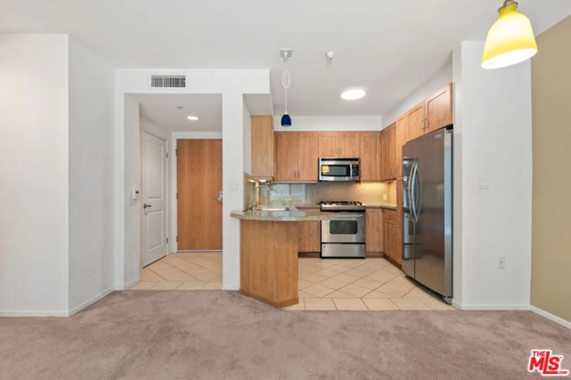 Property Slideshow image 11 of 41 | 267 s san pedro st unit 211, Los Angeles, CA, 90012