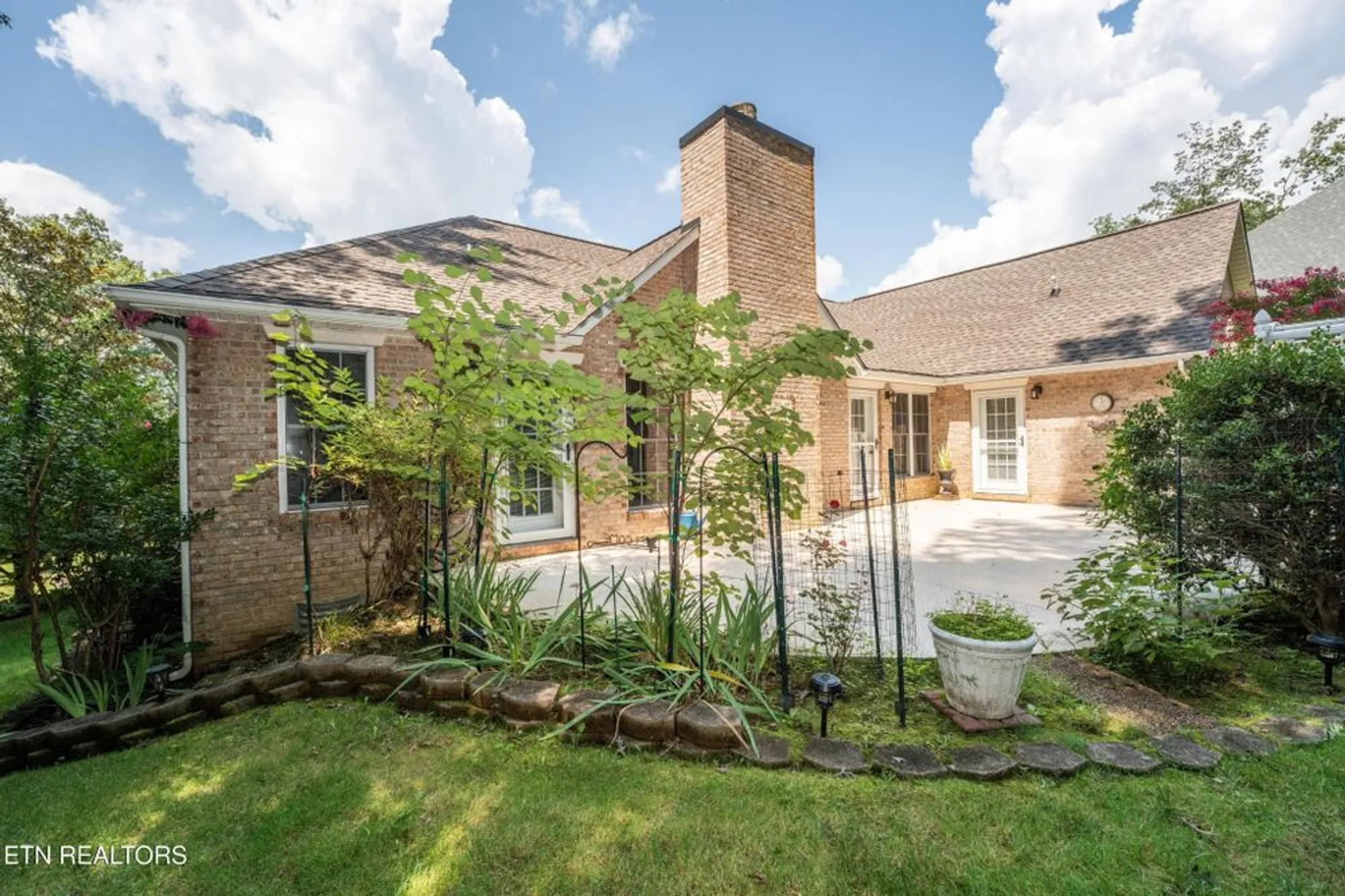 Property Slideshow image 40 of 48 | 31 oakcrest ct, Crossville, TN, 38558