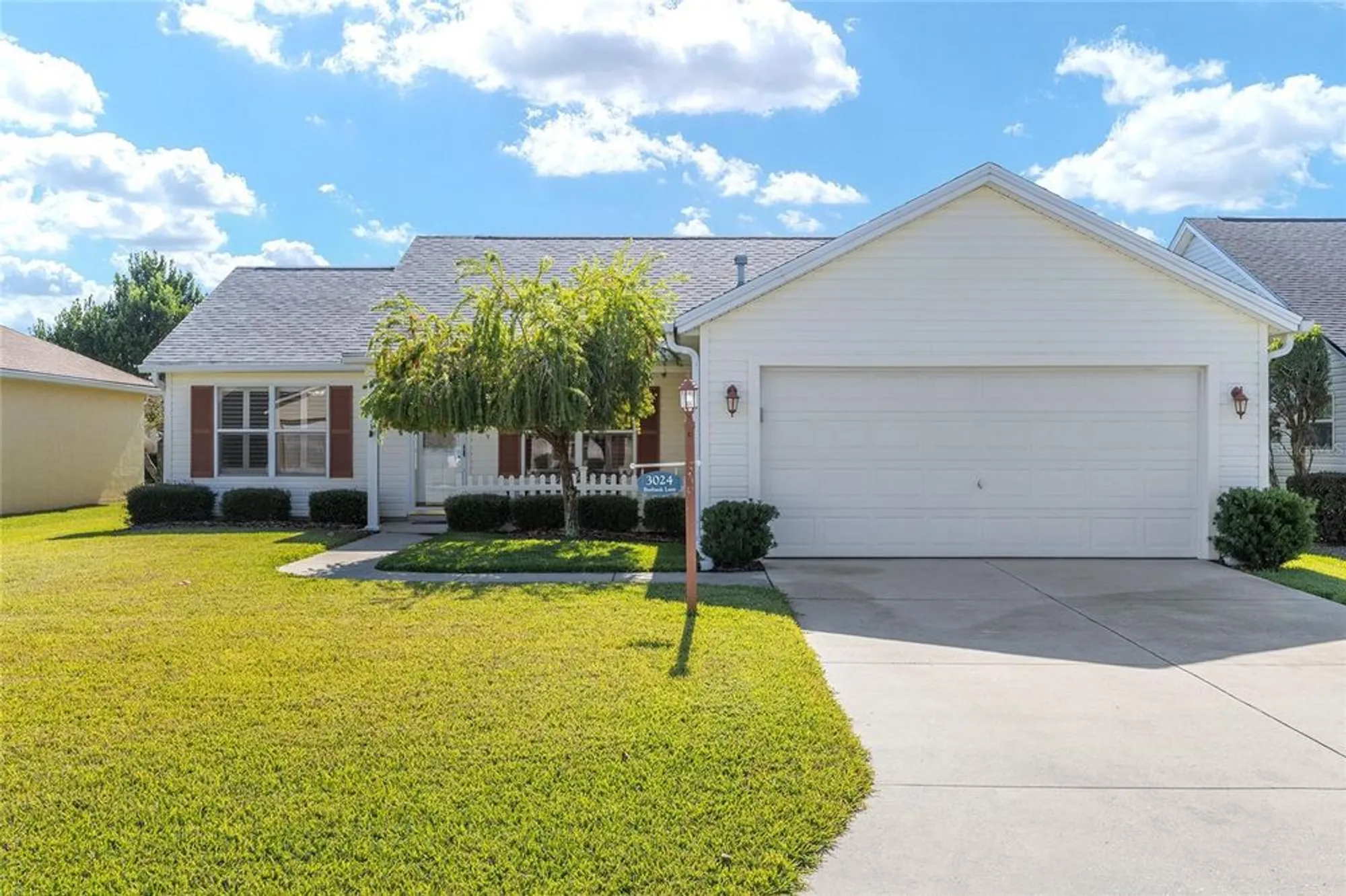 Property Slideshow image 1 of 37 | 3024 burbank ln, The Villages, FL, 32162