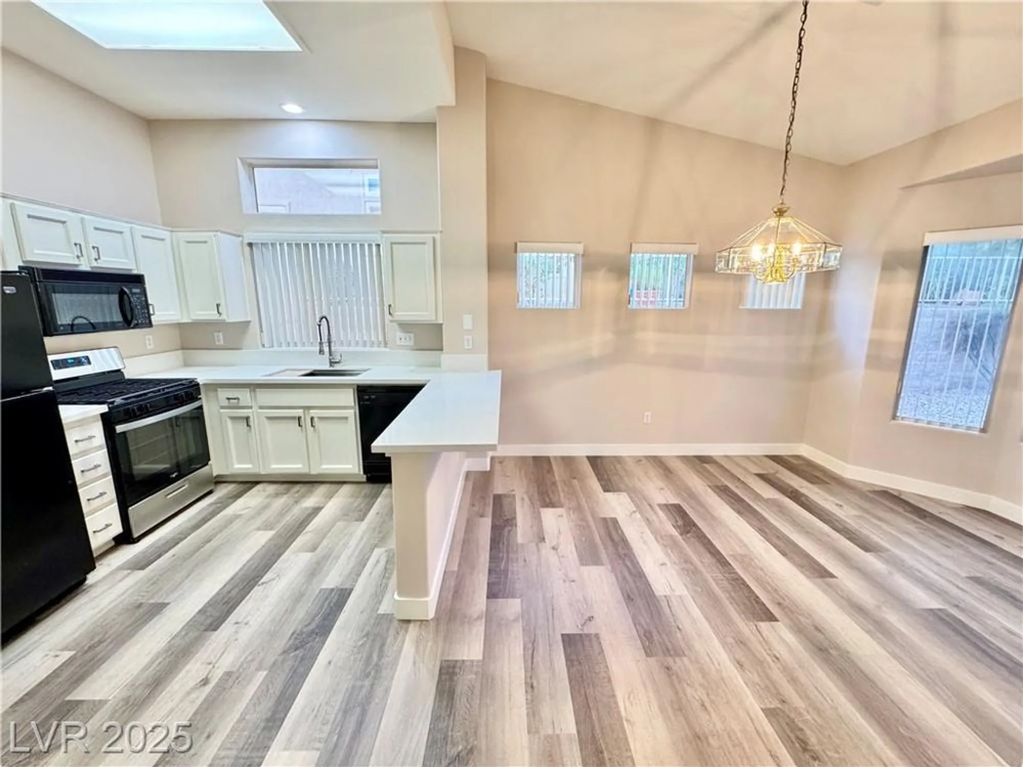Property Slideshow image 6 of 98 | 10316 bent brook pl, Las Vegas, NV, 89134