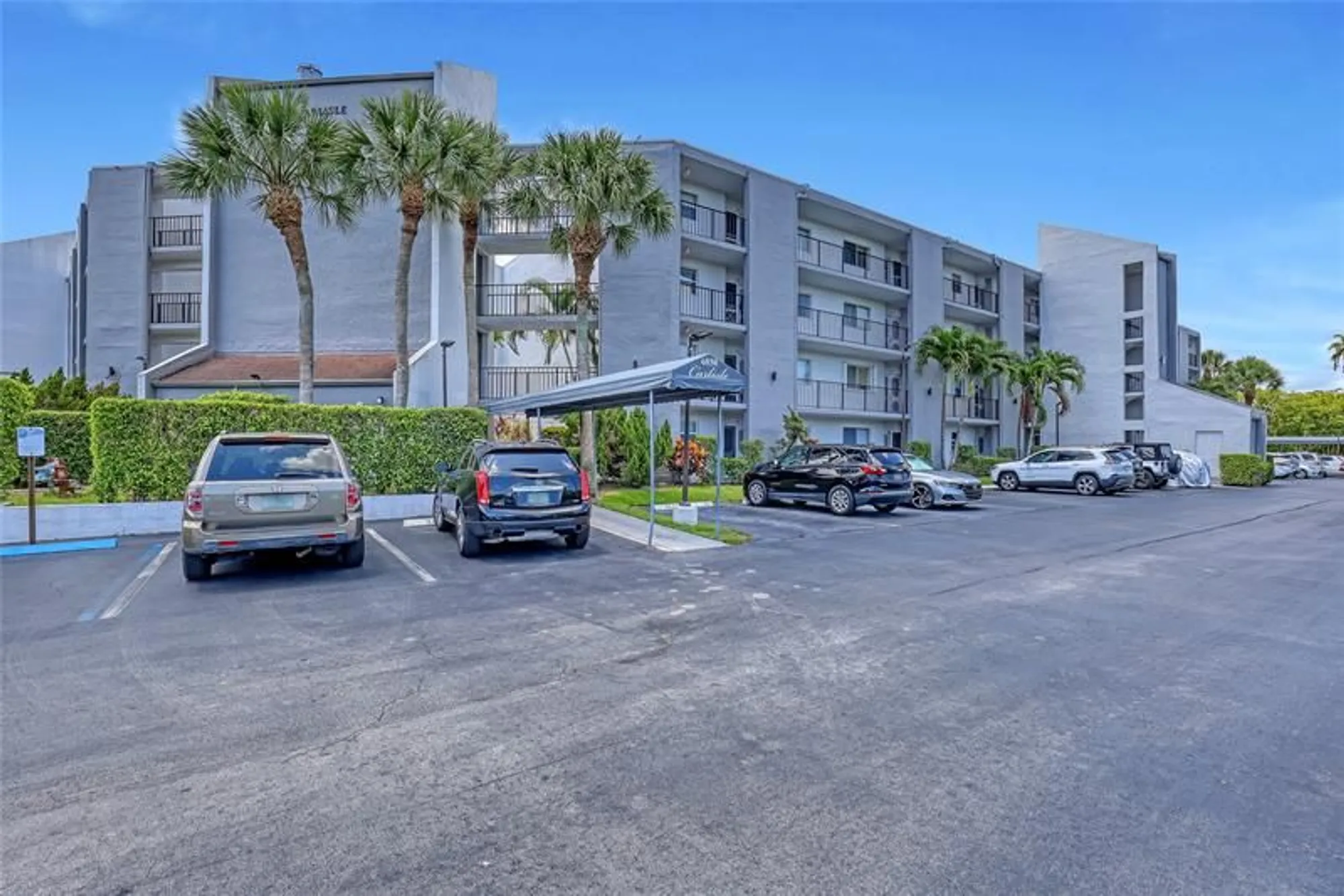 Property Slideshow image 23 of 28 | 6850 10th ave 101, Lake Worth, FL, 33467