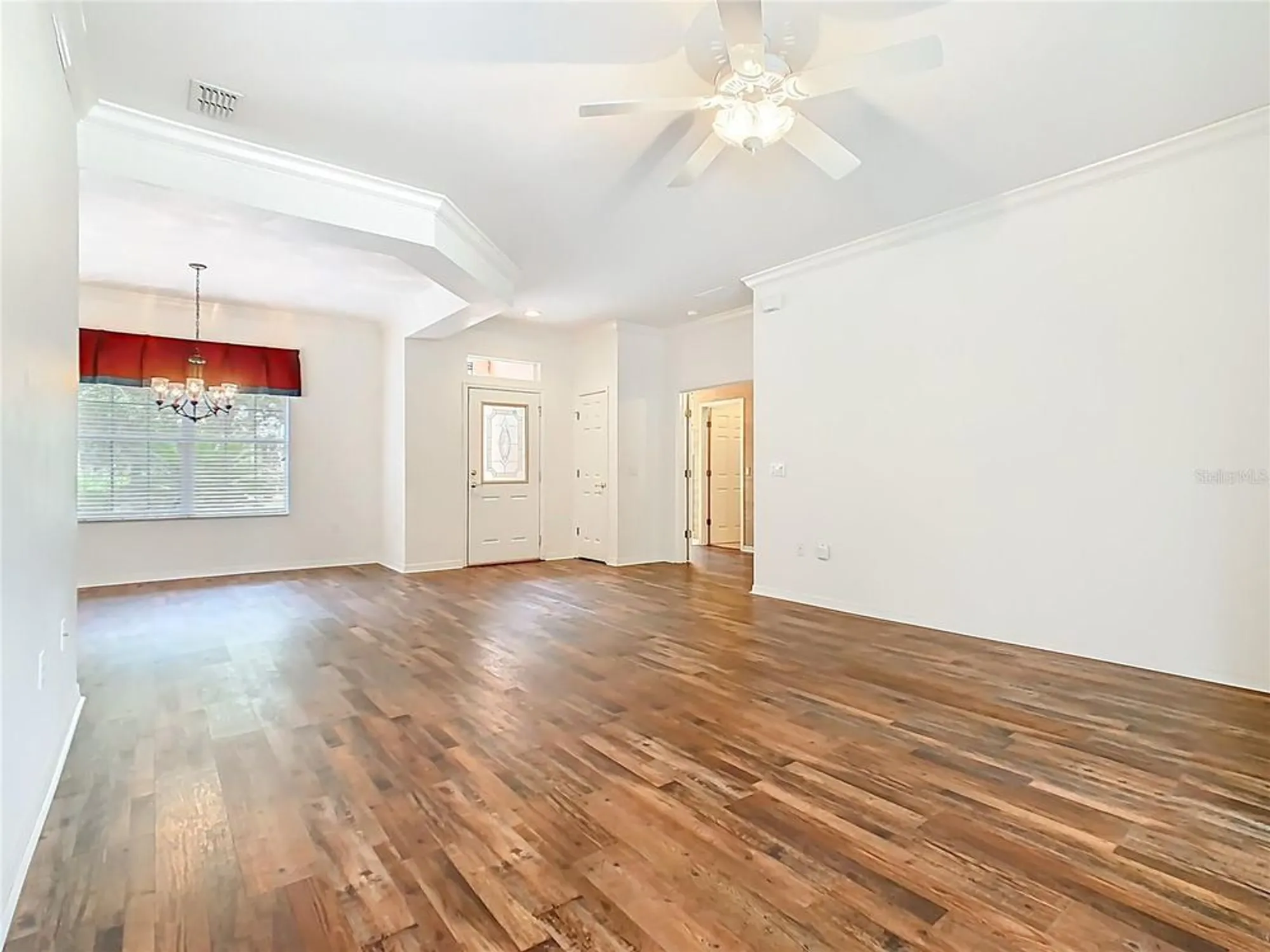 Property Slideshow image 9 of 50 | 525 shorehaven dr, Poinciana, FL, 34759