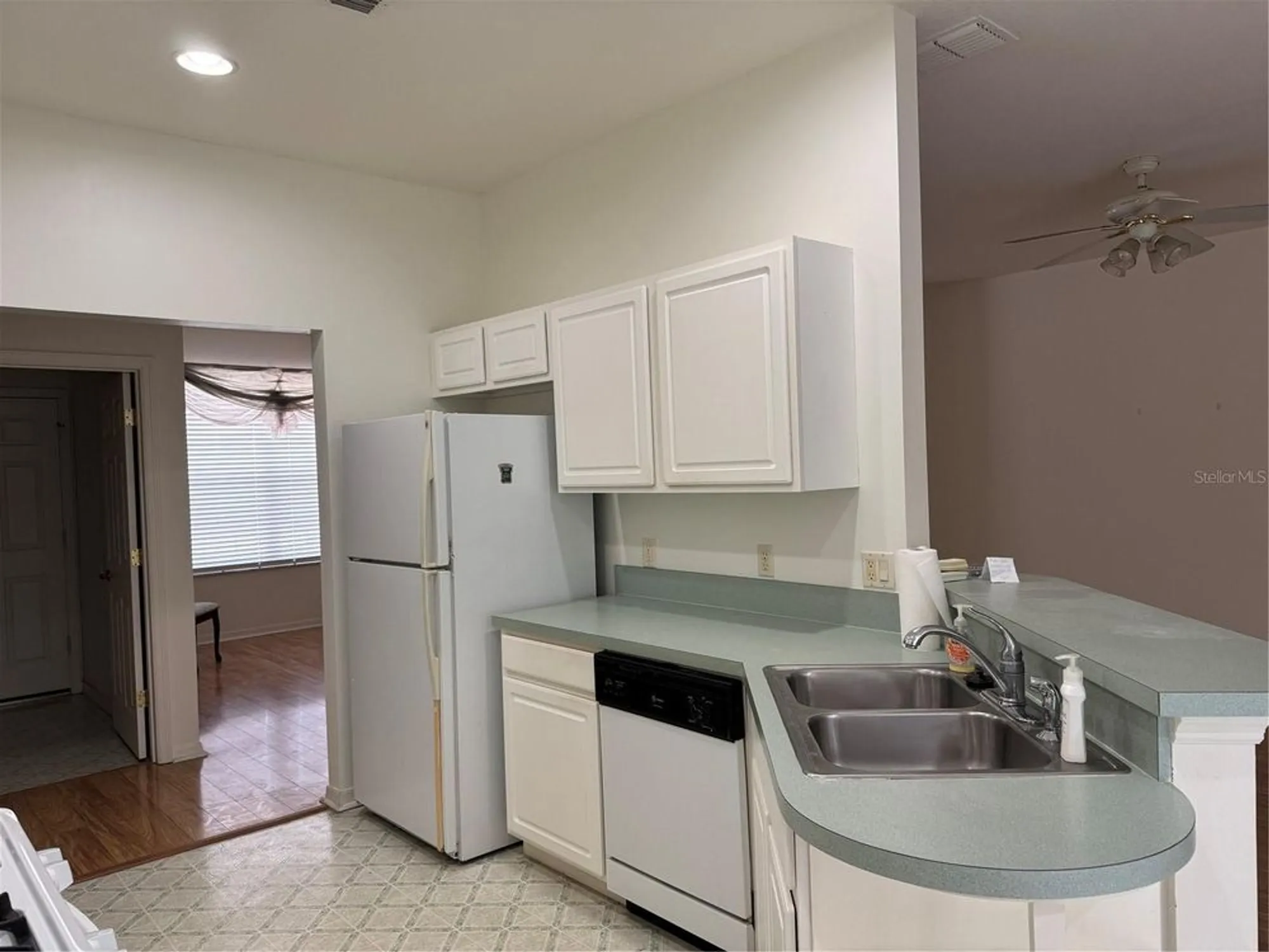 Property Slideshow image 19 of 27 | 3323 songbird ln, Lakeland, FL, 33811